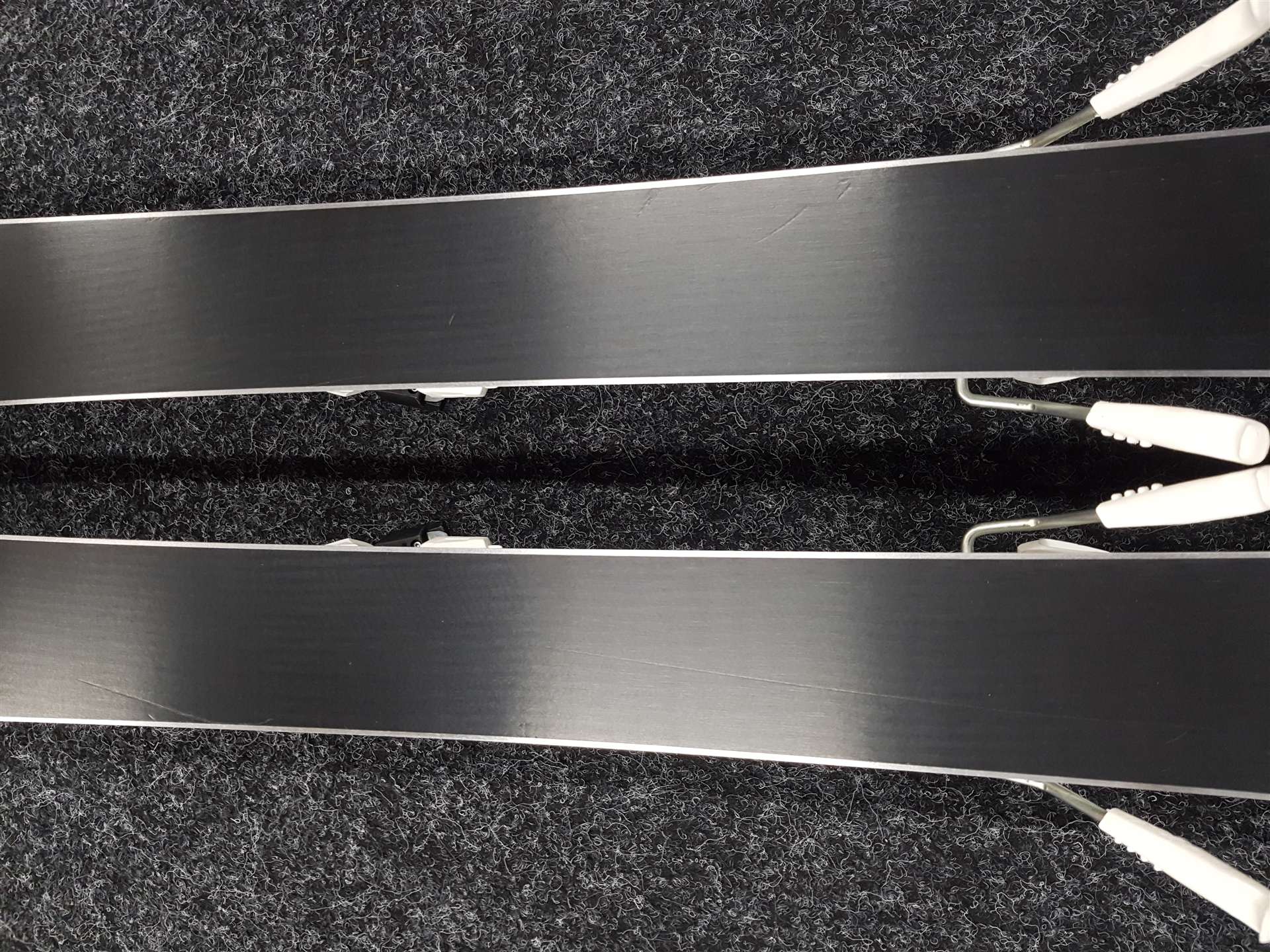 Použité lyže ARTIS 2 + viazanie Tyrolia 11