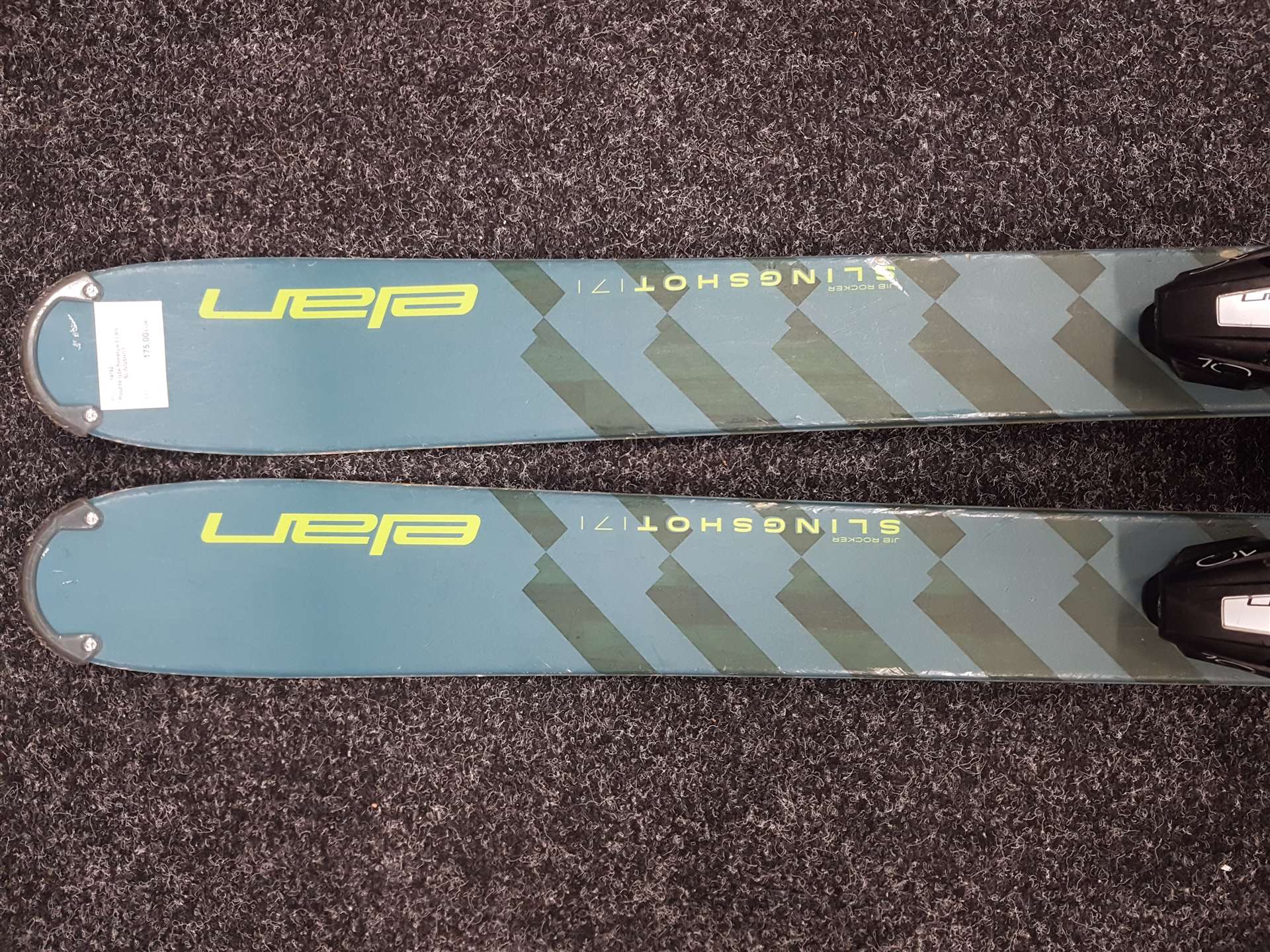 Použité lyže freestyle ELAN SLINGSHOT
