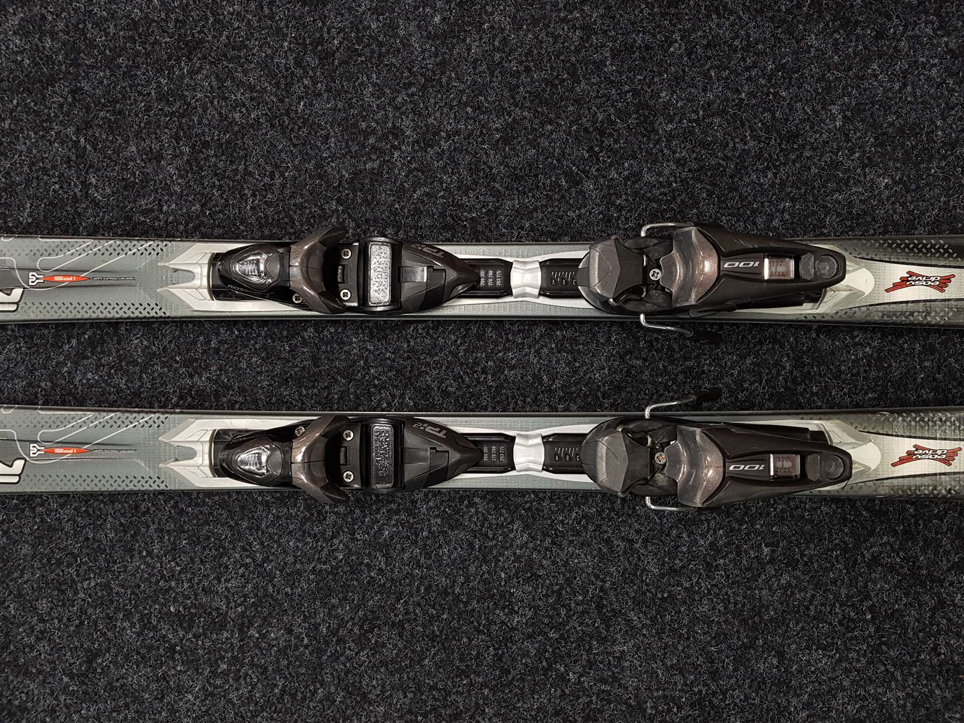 Použité lyže ROSSIGNOL Acts 200 + viazanie Rossignol 10