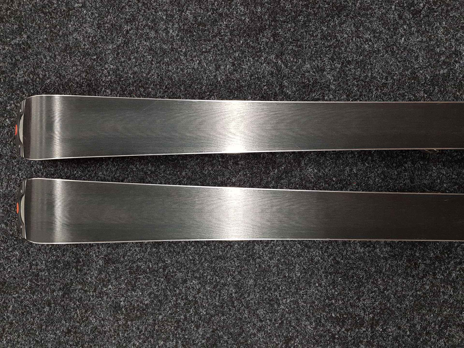 Použité lyže ROSSIGNOL Acts 200 + viazanie Rossignol 10