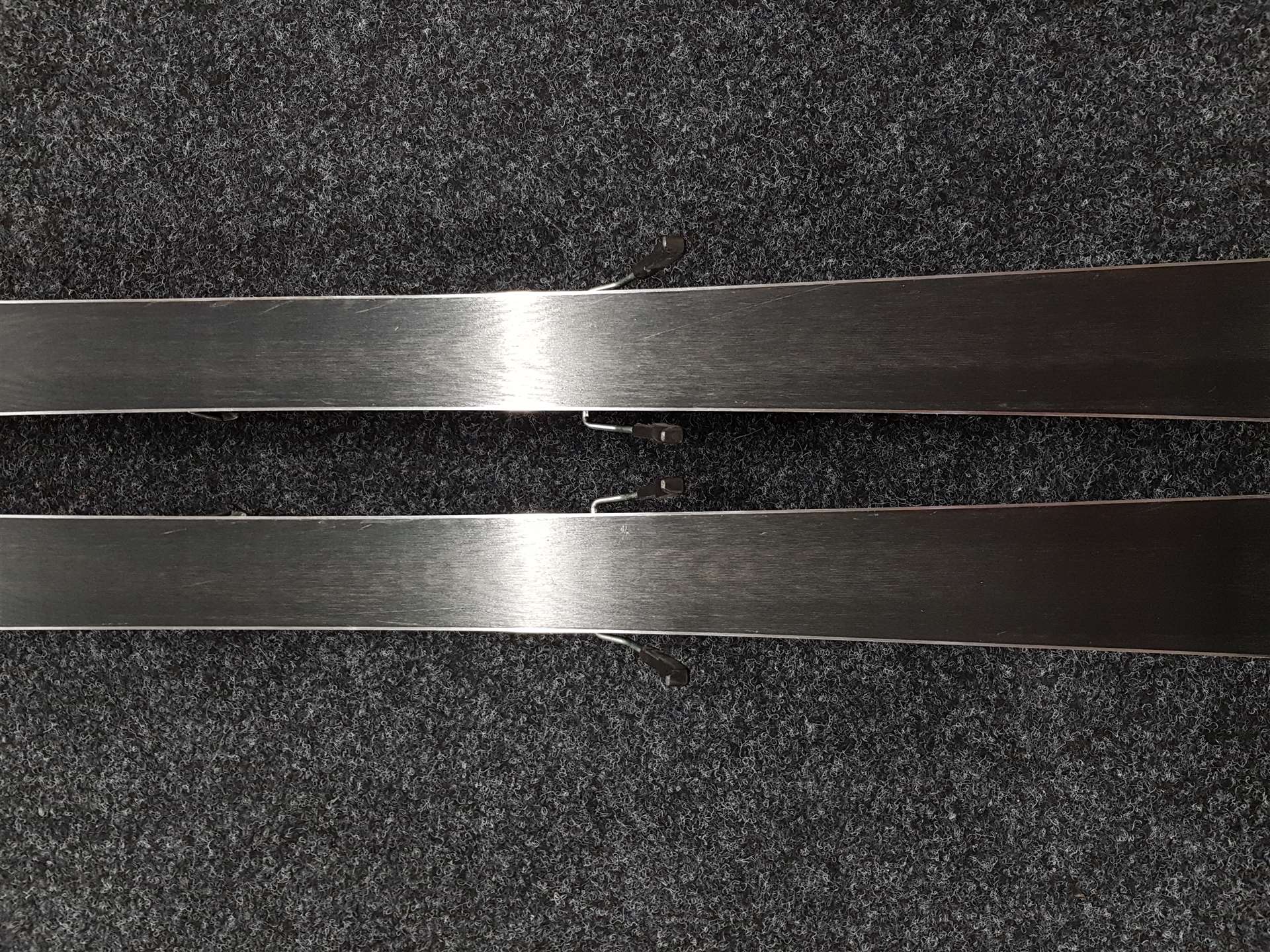 Použité lyže ROSSIGNOL Acts 200 + viazanie Rossignol 10