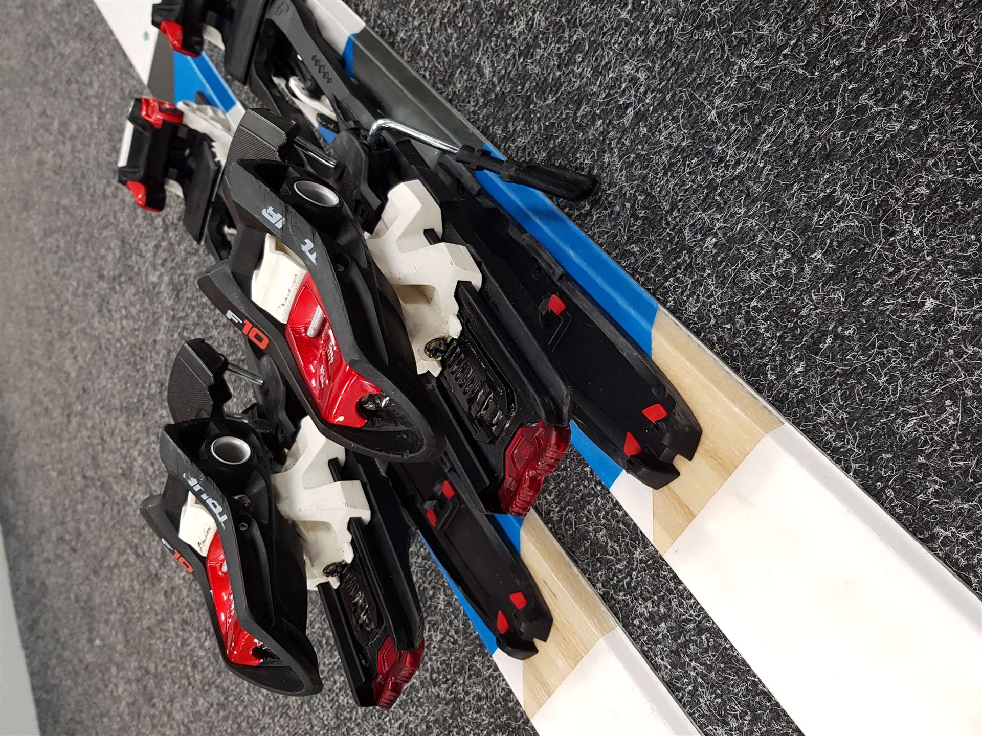 Použité skialpové lyže VOLKL VTA 80 + MARKER F10 TOUR + Použité pásy