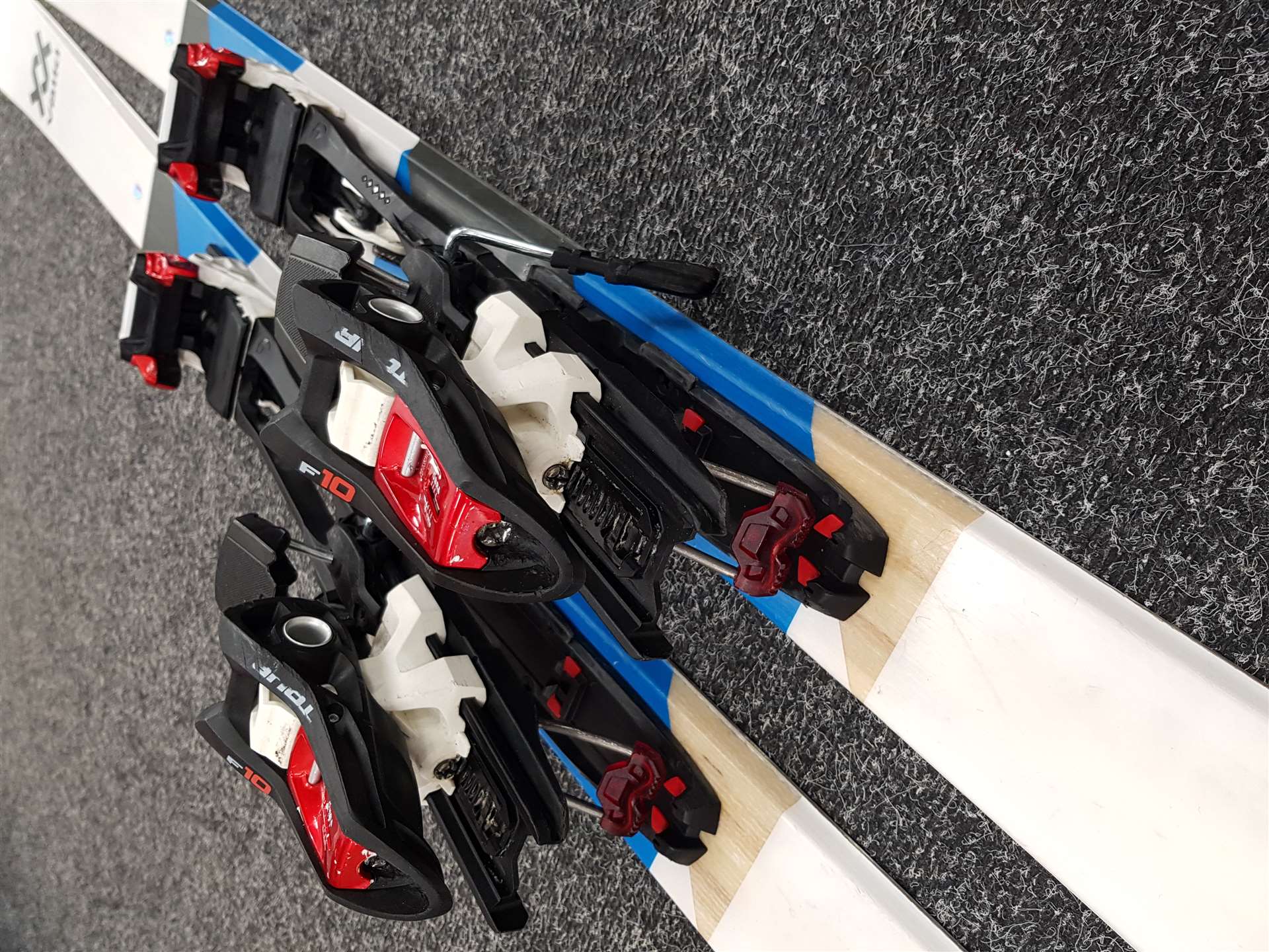 Použité skialpové lyže VOLKL VTA 80 + MARKER F10 TOUR + Použité pásy
