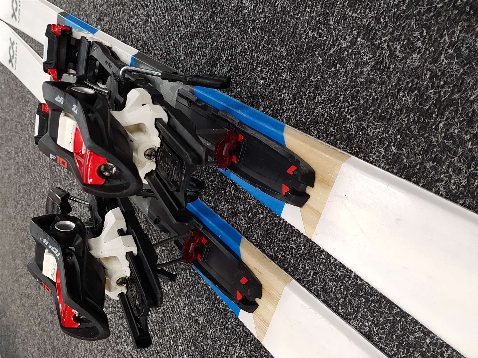 Použité skialpové lyže VOLKL VTA 80 + MARKER F10 TOUR + Použité pásy