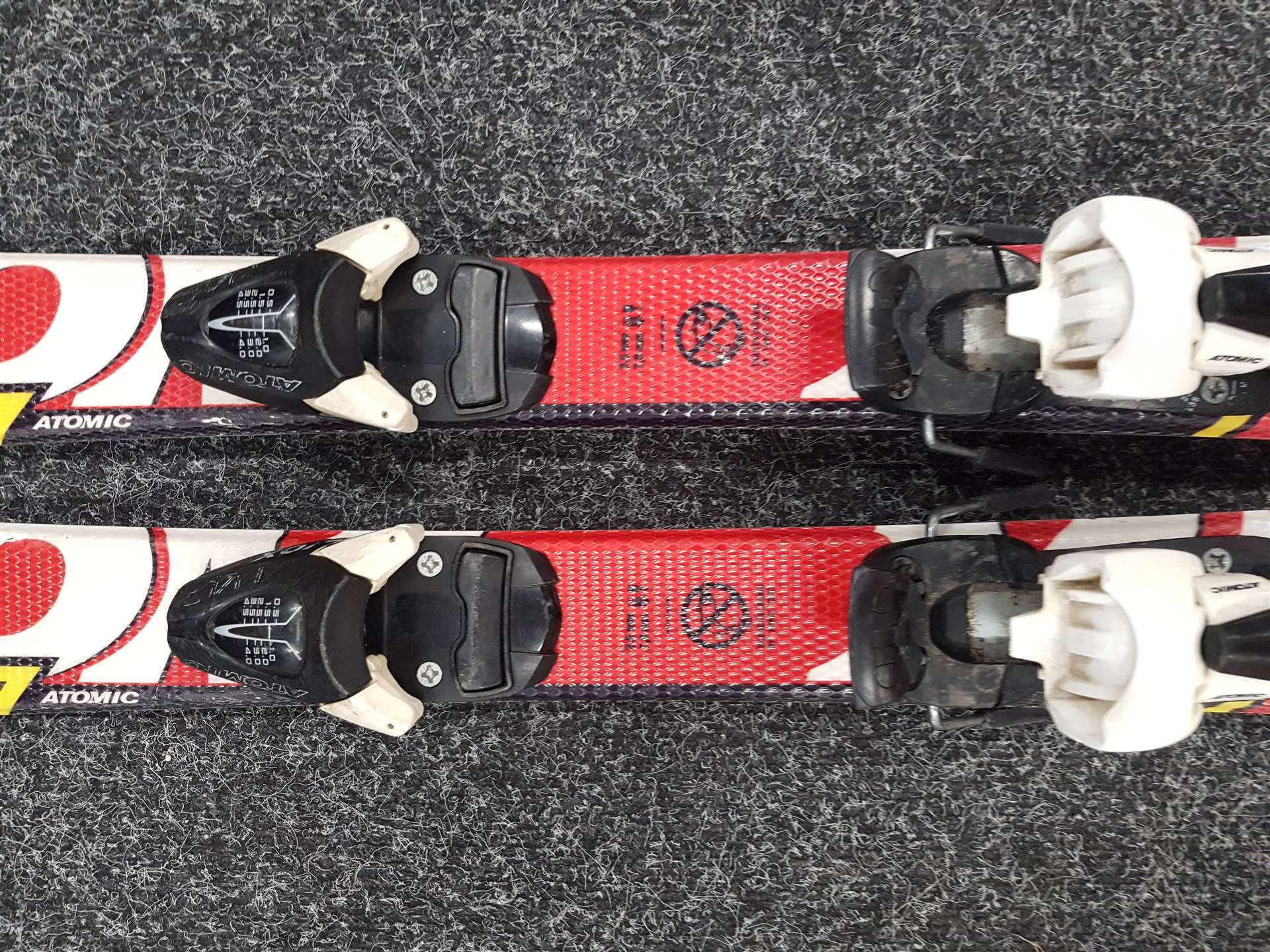 Použité lyže Atomic Race 7