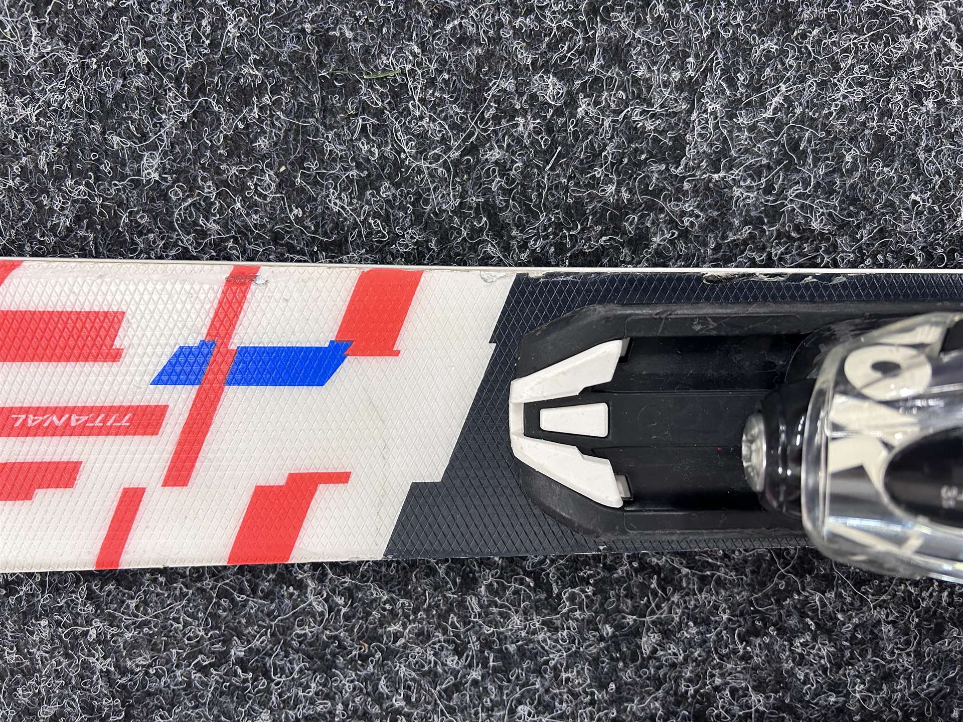 Bazaar-Ski ROSSIGNOL Hero Titanium Elite ST