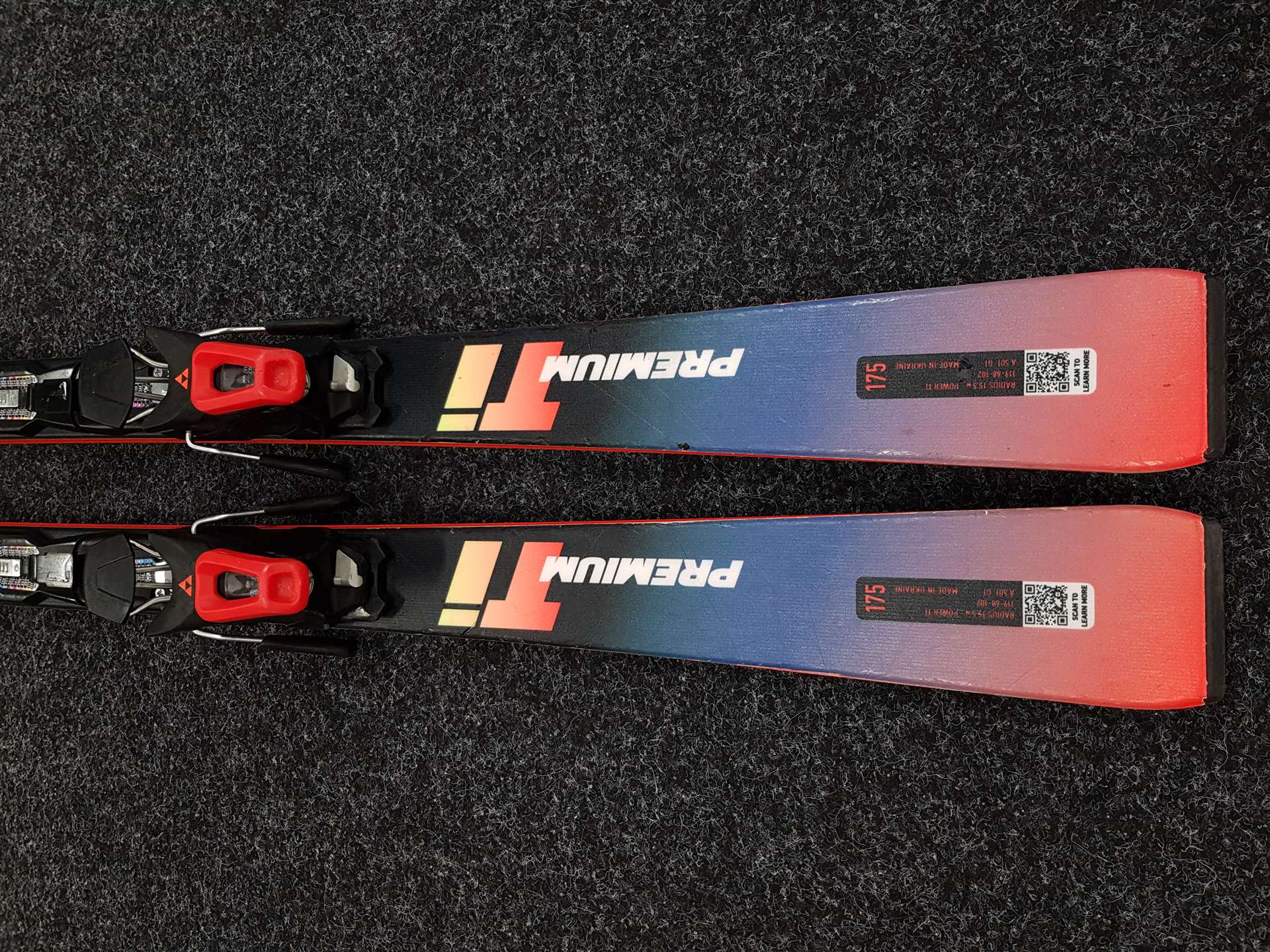 Použité lyže FISCHER The Curv + viazanie Fischer RS 11