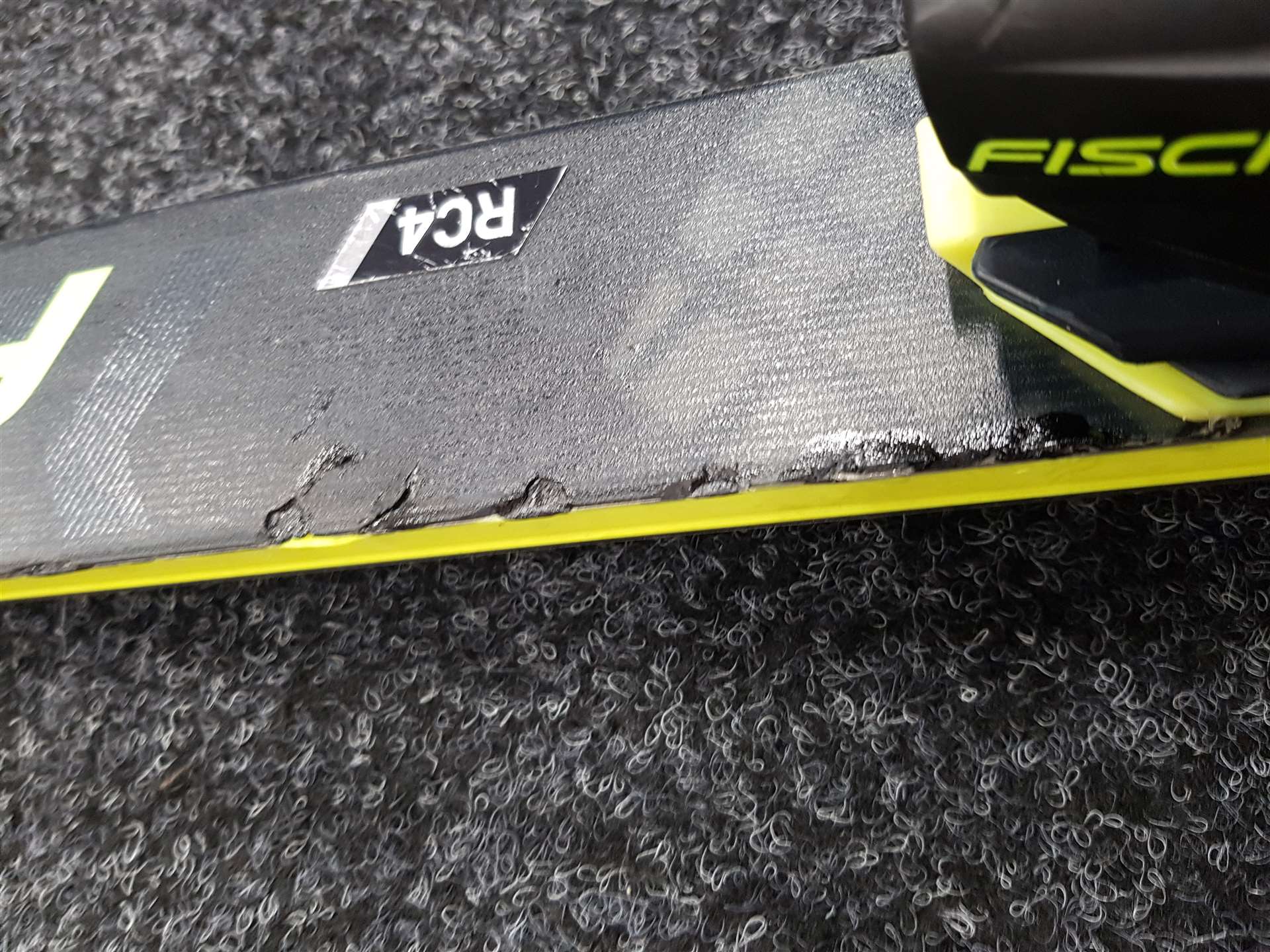 Použité lyže FISCHER RC 4 RC + viazanie Fischer Z12