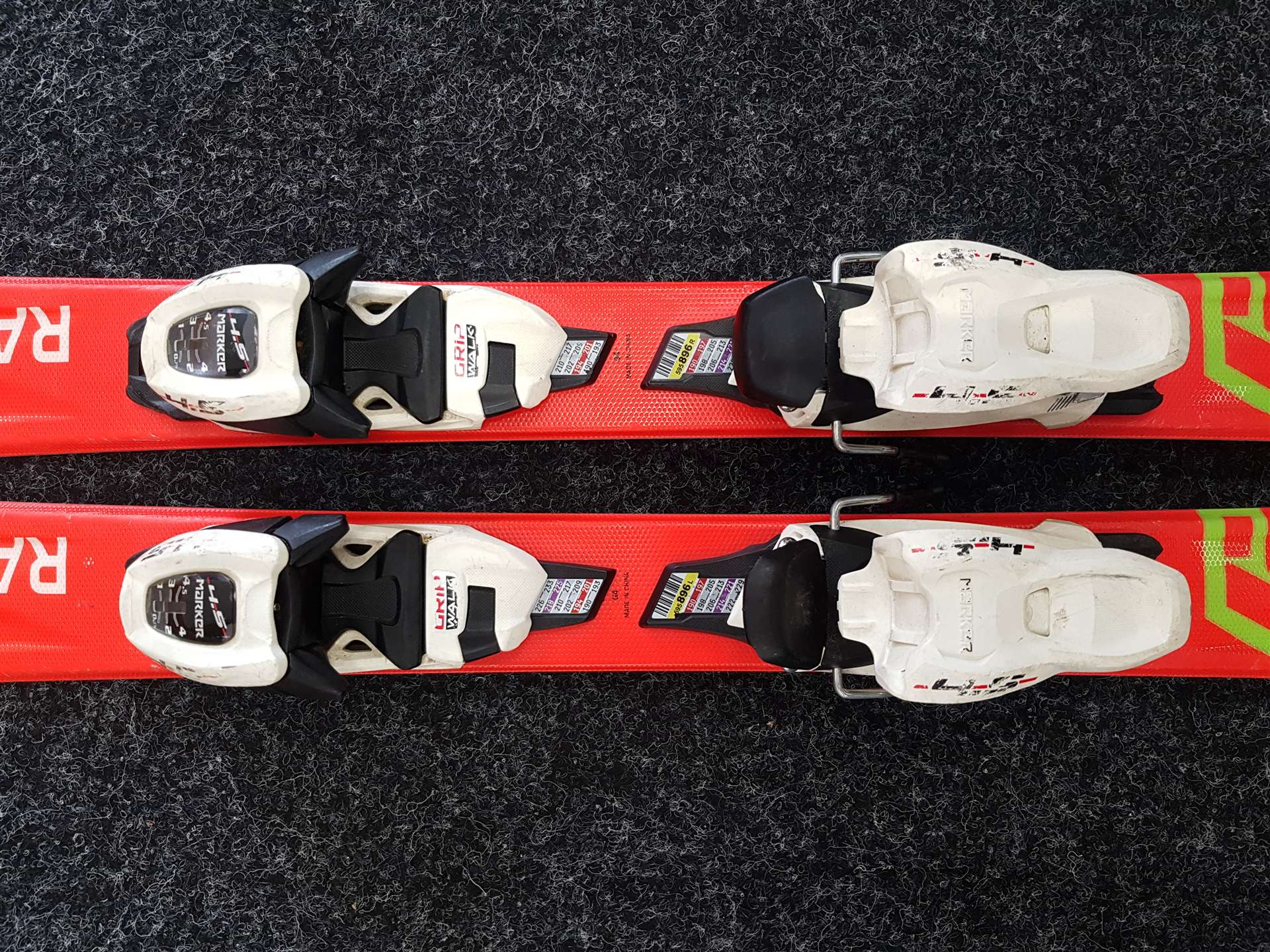 Použité detské lyže VOLKL Racetiger GS + viazanie Marker 4.5