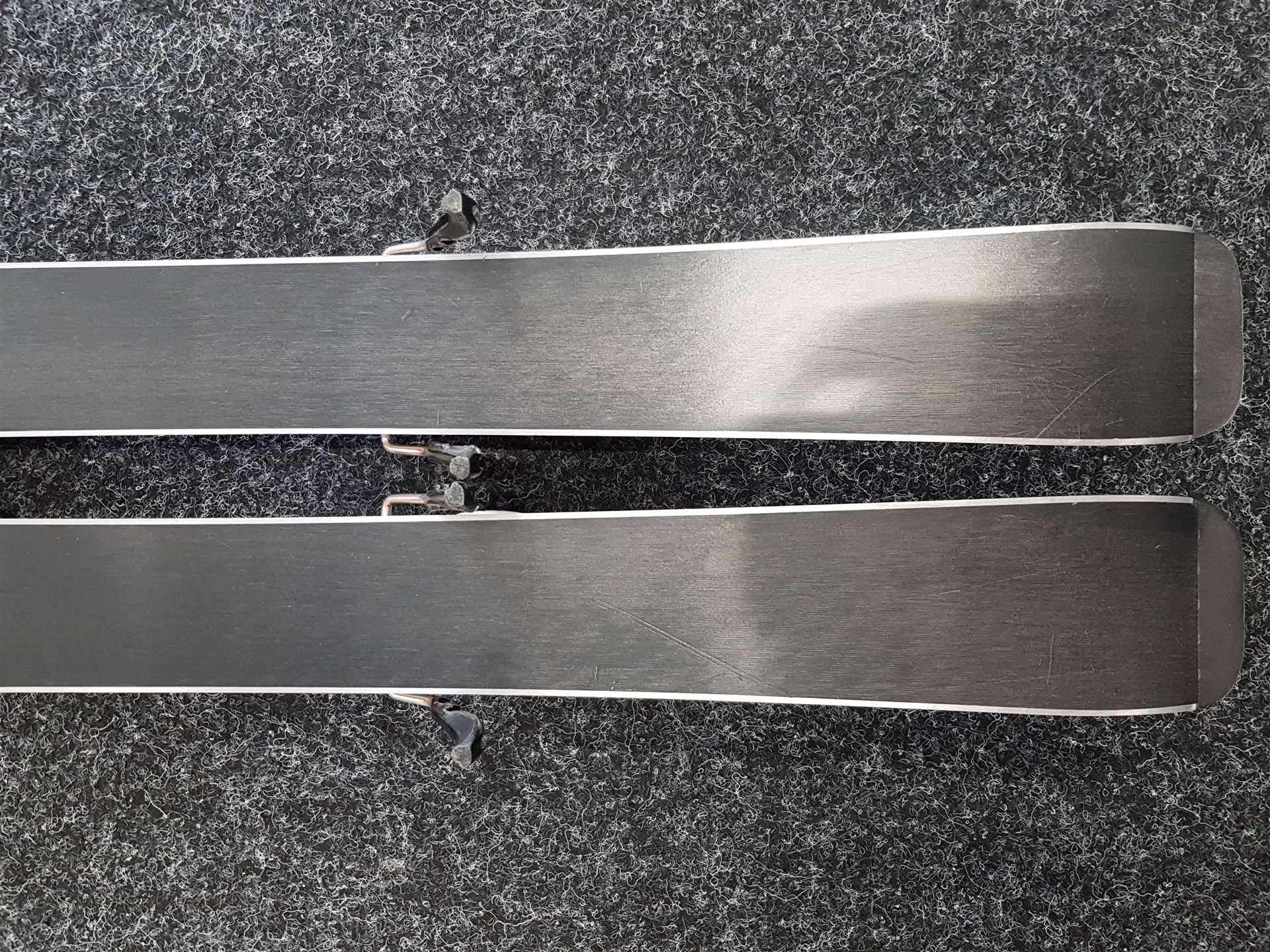 Použité detské lyže VOLKL Racetiger GS + viazanie Marker 4.5