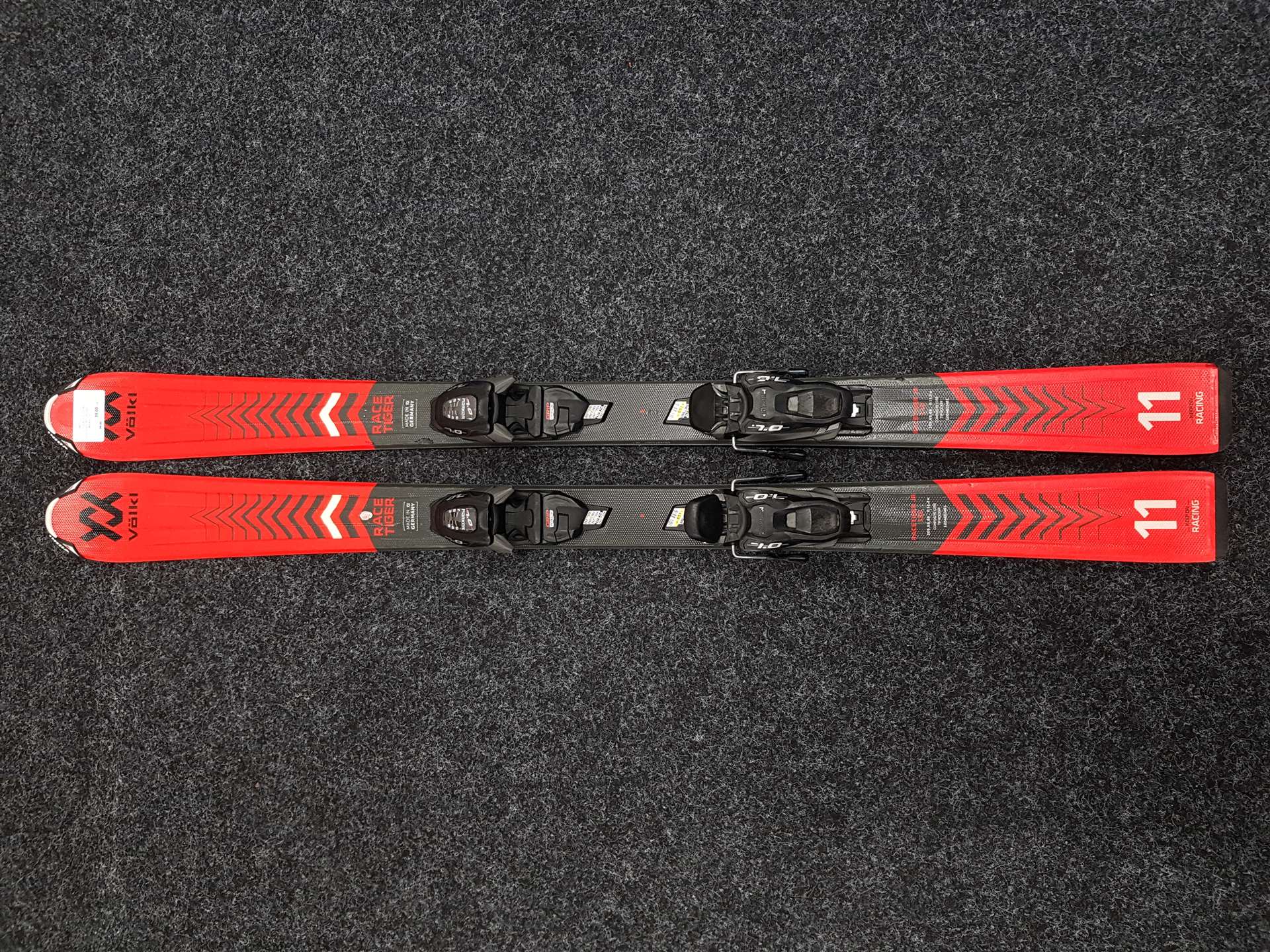 Použité detské lyže VOLKL Racetiger JR + viazanie Marker 7.0
