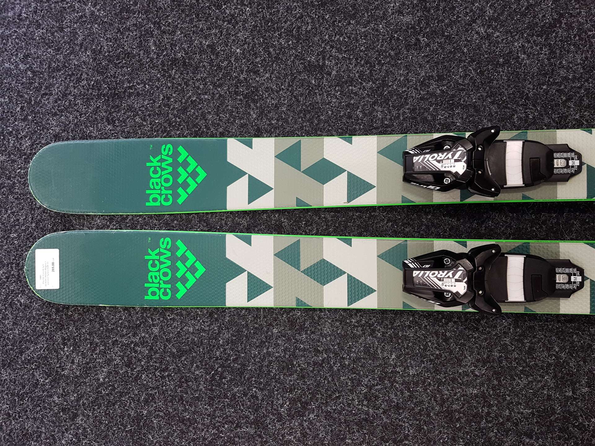 Použité freeride lyže BLACK CROWS Magnis + viazanie Tyrolia SUR 10