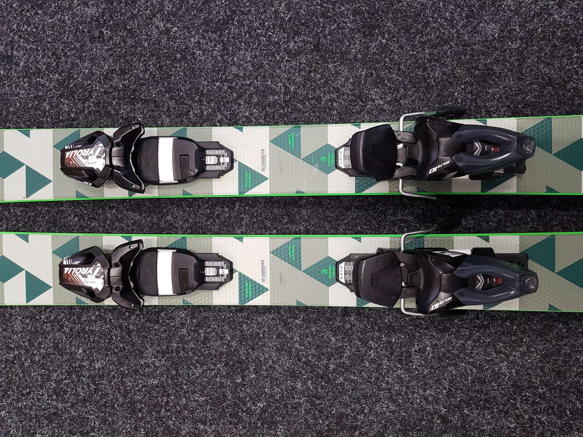 Použité freeride lyže BLACK CROWS Magnis + viazanie Tyrolia SUR 10