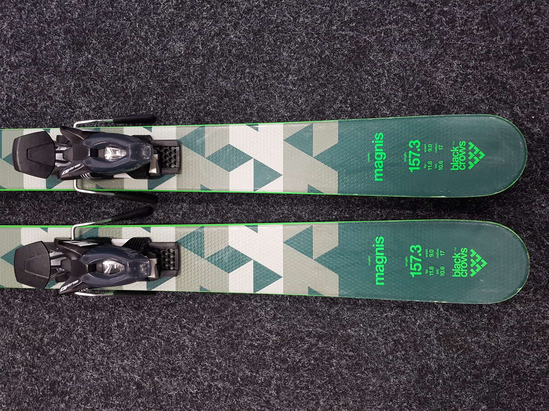 Použité freeride lyže BLACK CROWS Magnis + viazanie Tyrolia SUR 10