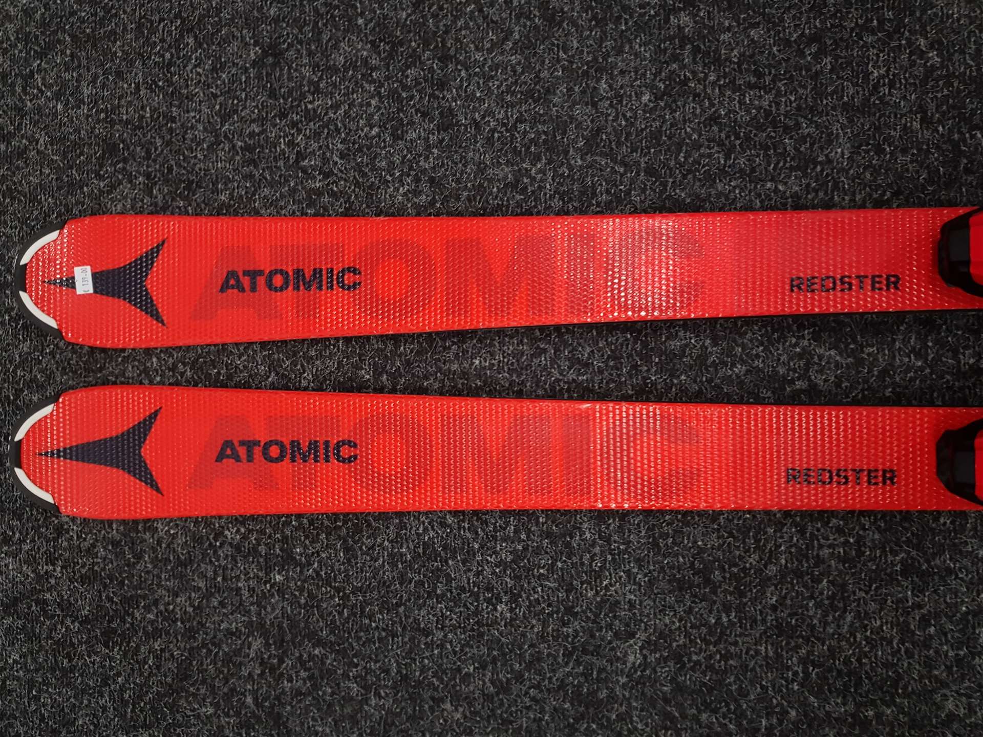 Použité lyže Atomic Redster J4