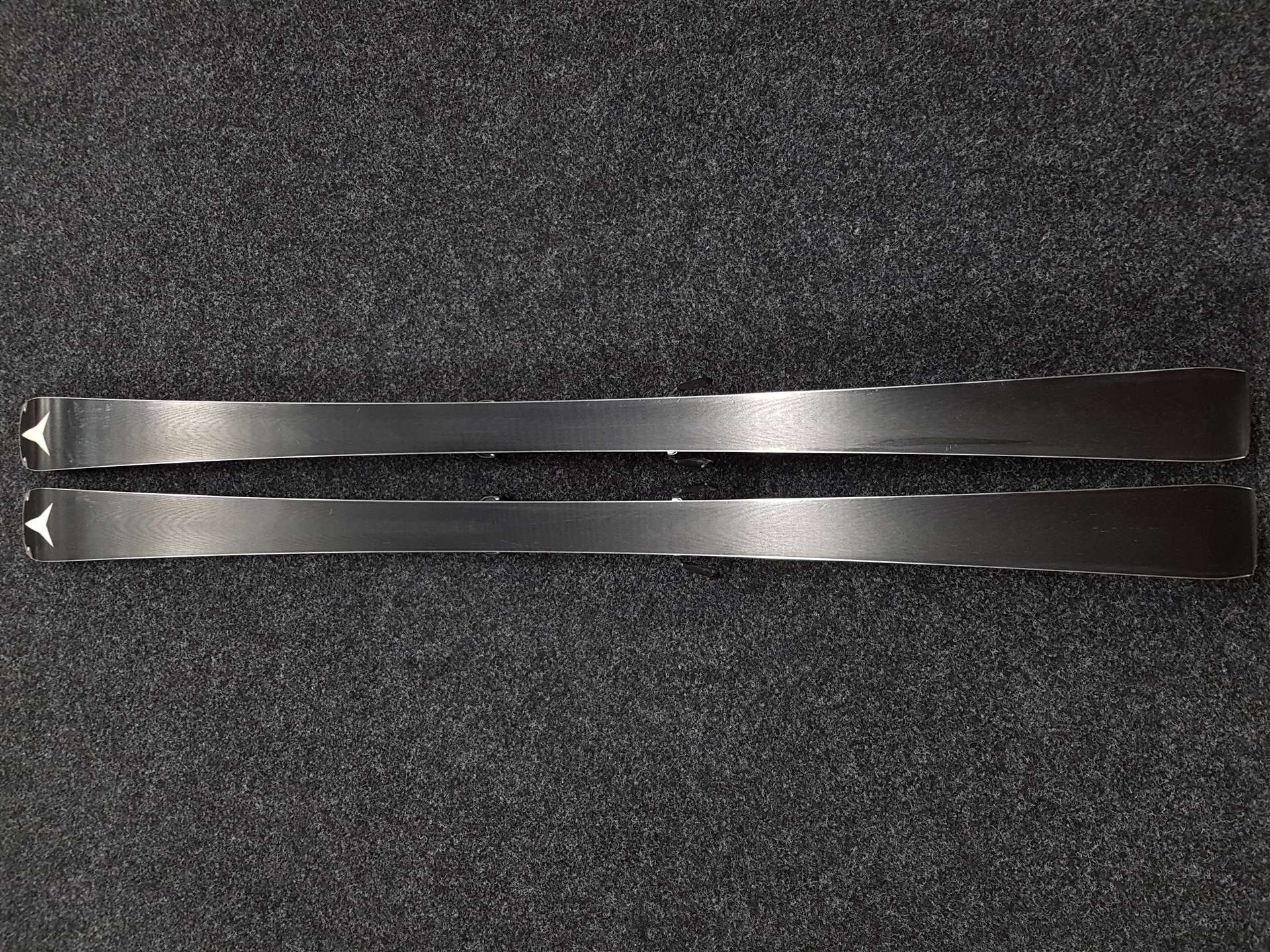 Použité lyže ATOMIC Redster X9s Ti + viazanie Atomic X 12 GW