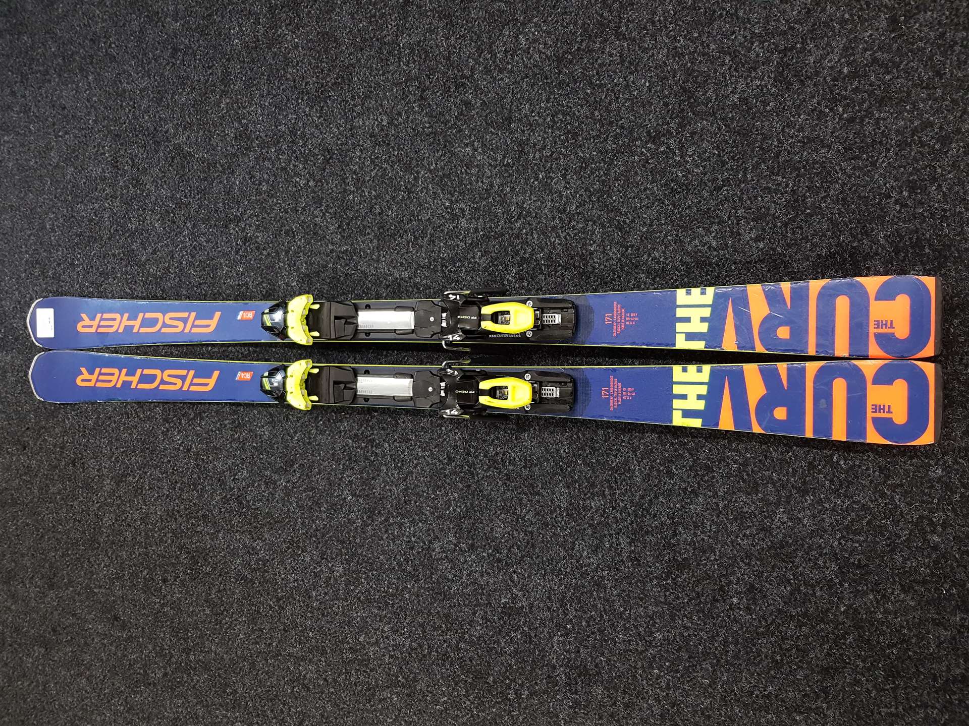 Použité lyže FISCHER The Curv + viazanie Head Freeflex 14