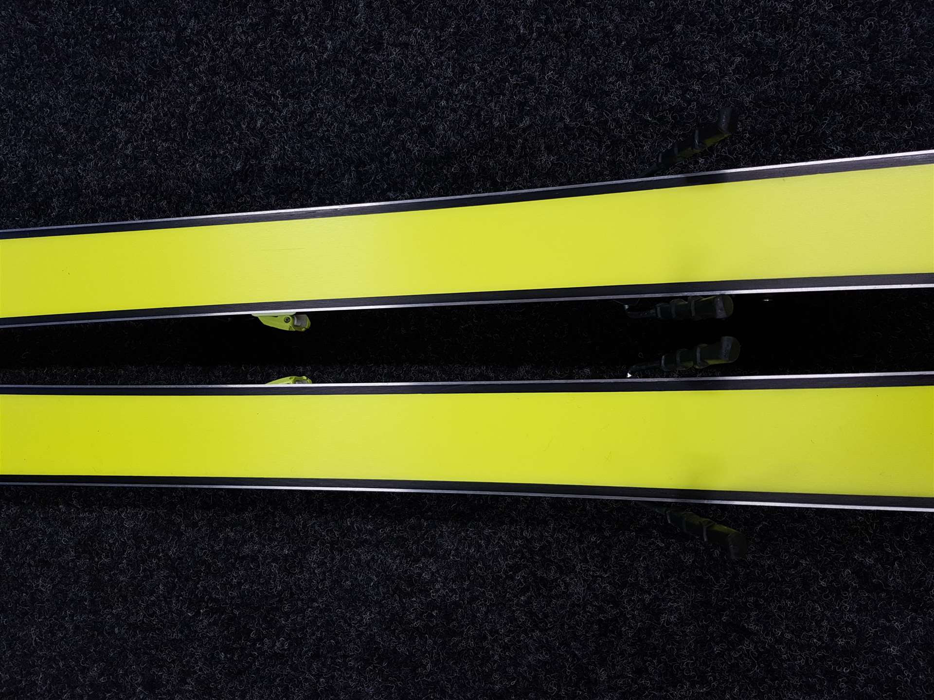 Použité lyže FISCHER The Curv + viazanie Head Freeflex 14