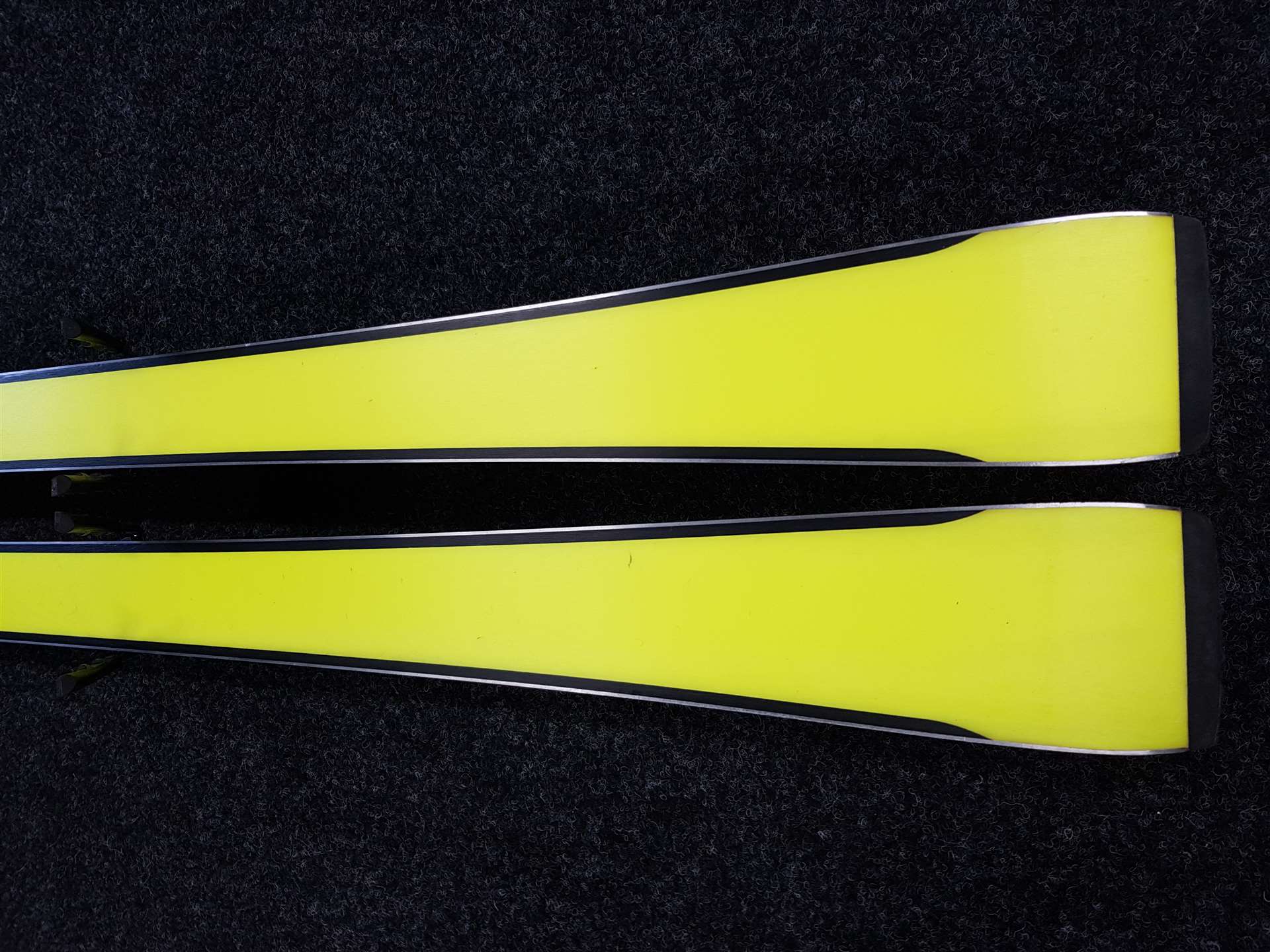 Použité lyže FISCHER The Curv + viazanie Head Freeflex 14