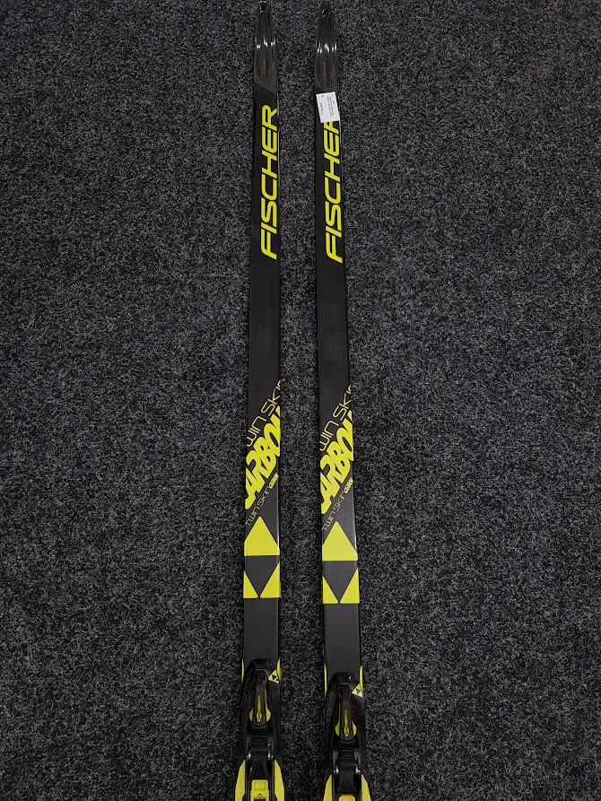Bazárové bežecké lyže Fischer Twin Skin Carbon