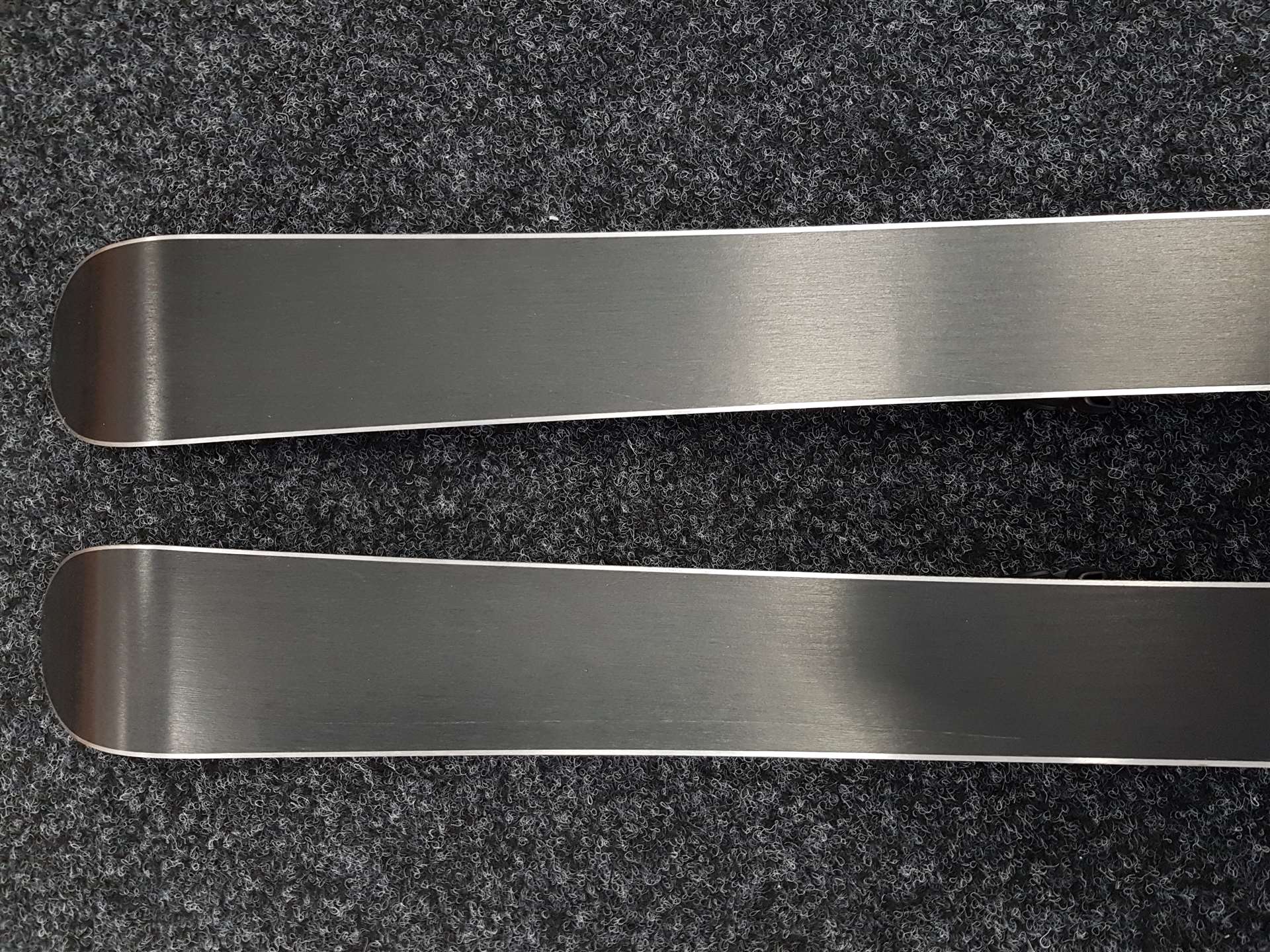 Použité lyže SNOXX  + viazanie Marker 4,5