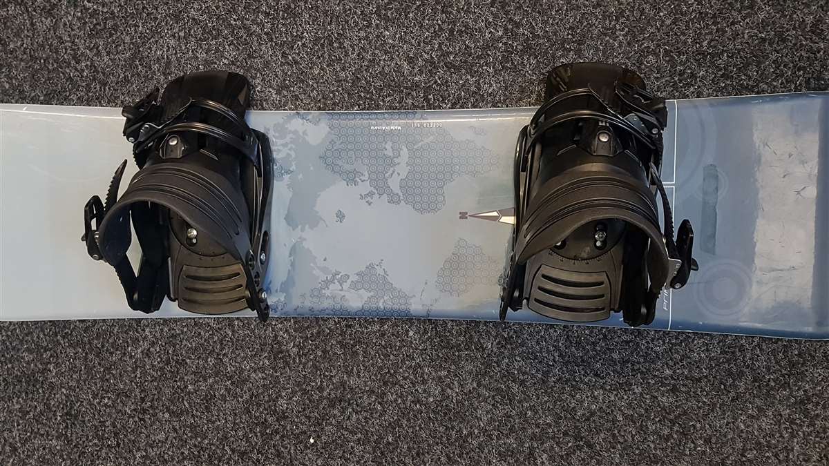 Bazárový snowboard Primero