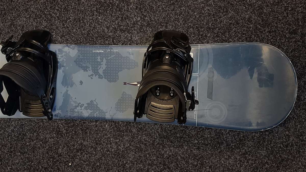 Bazárový snowboard Primero