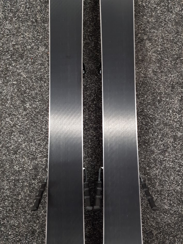 Použité lyže Elan Prime 44+