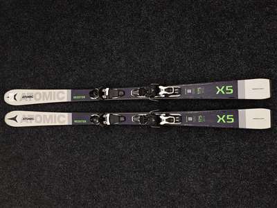 Použité lyže ATOMIC Redster XS + viazanie Atomic10