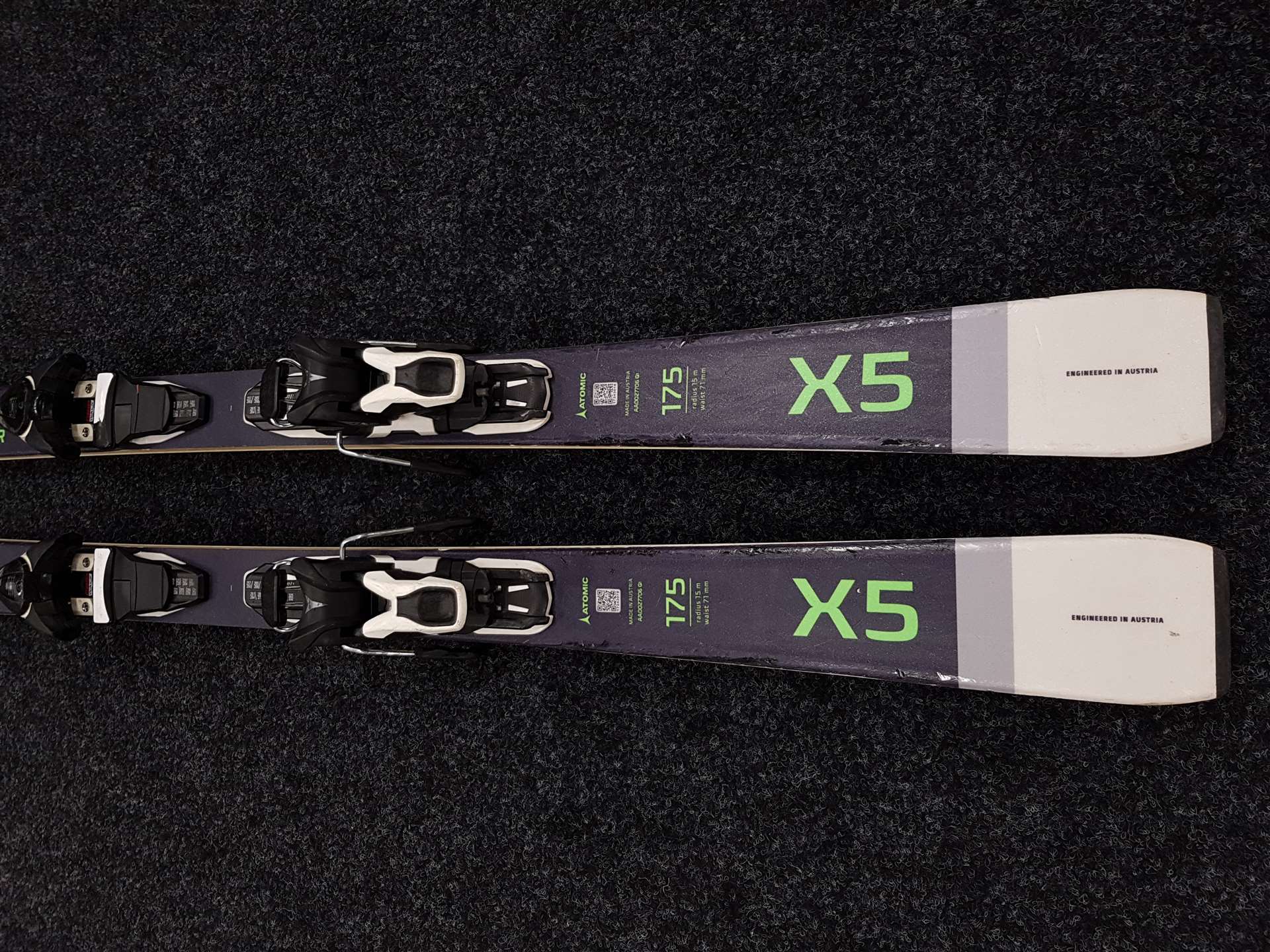 Použité lyže ATOMIC Redster XS + viazanie Atomic10