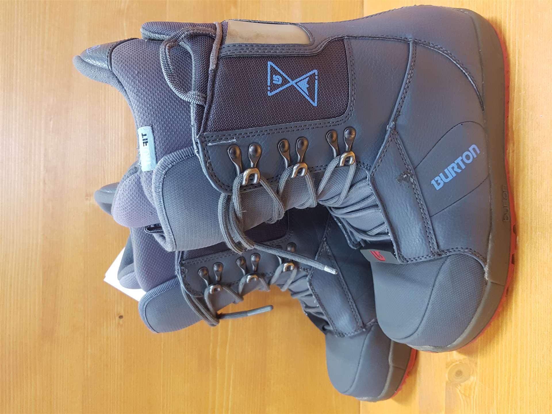Použité snowboardové topánky BURTON Progression W