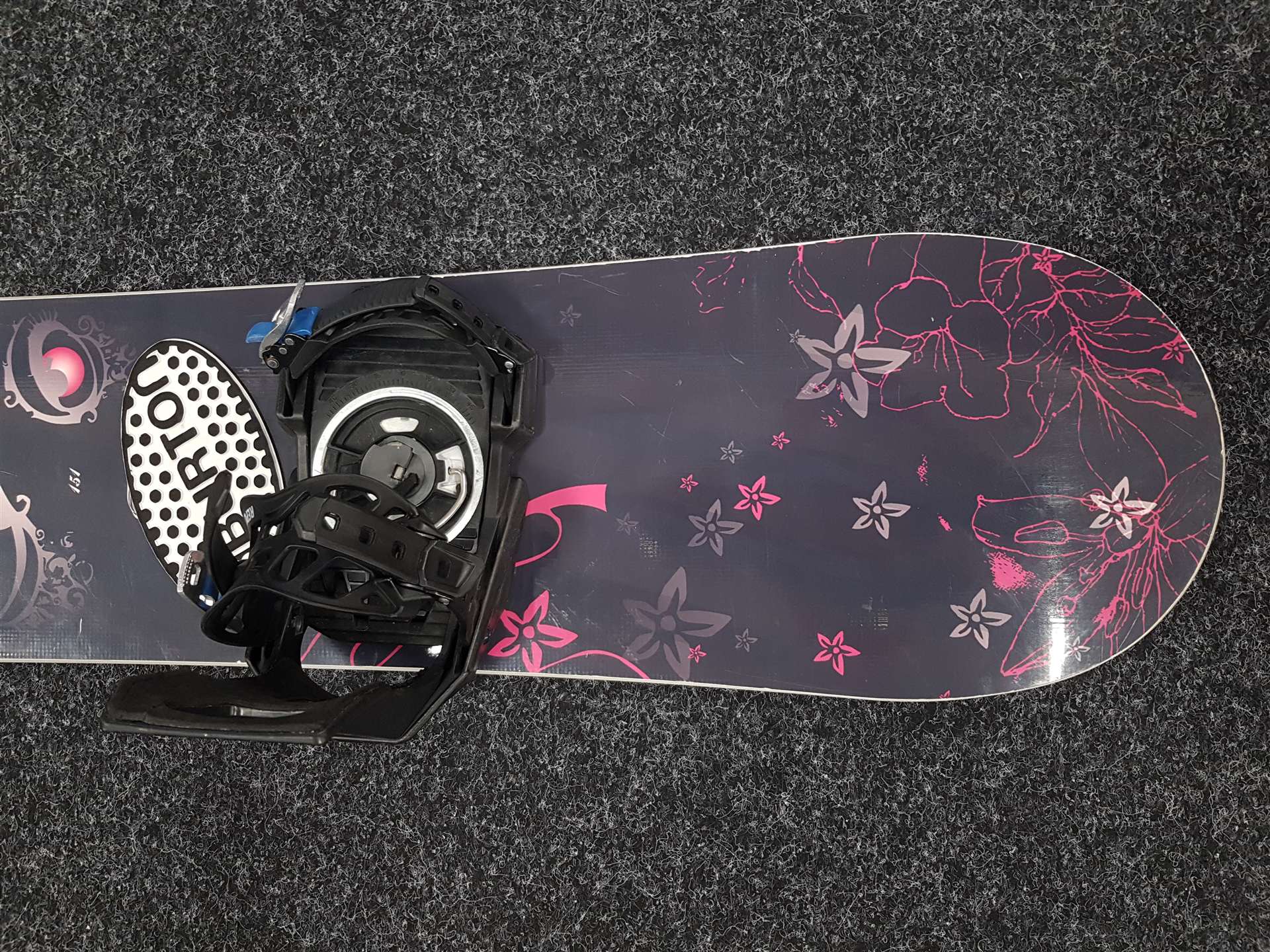 Použitý snowboard TRANS + viazanie  Rossignol veľkosť S/M