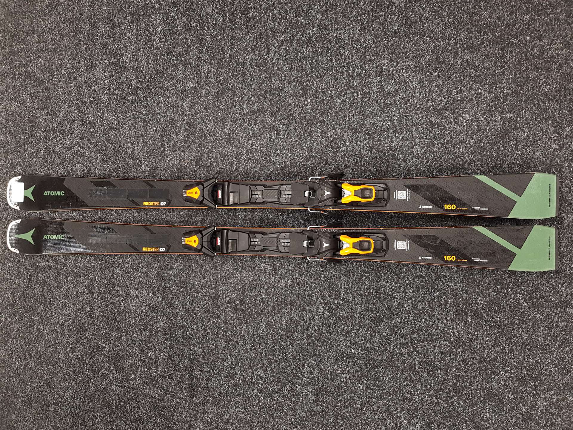 Použité lyže ATOMIC Redster Q7 + viazanie Atomic MI 12