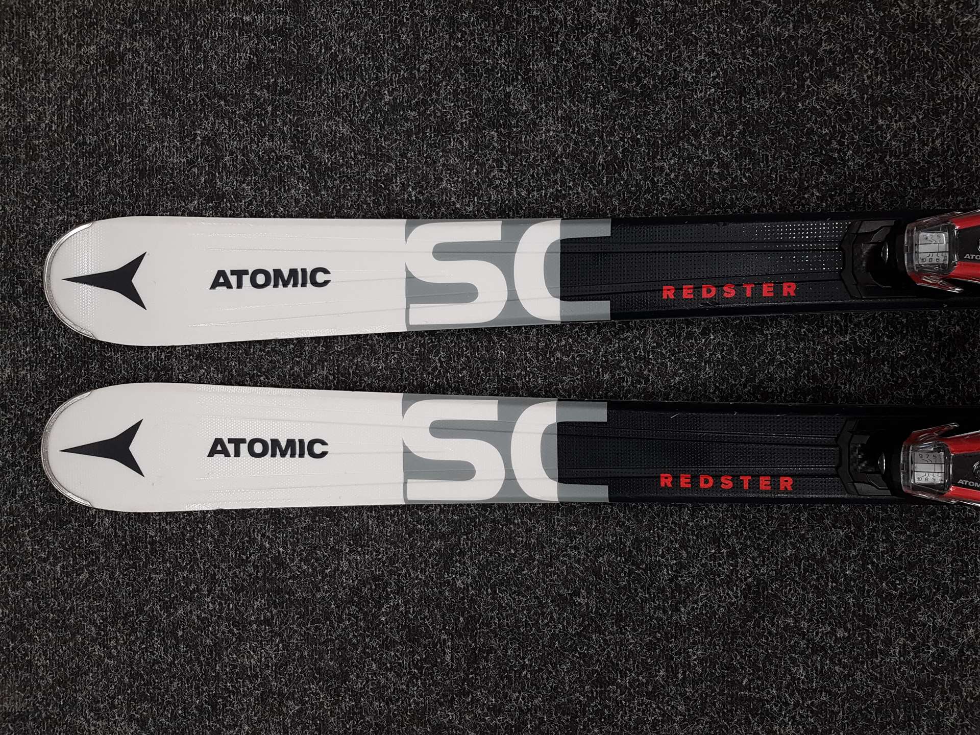 Použité lyže Atomic Redster SC