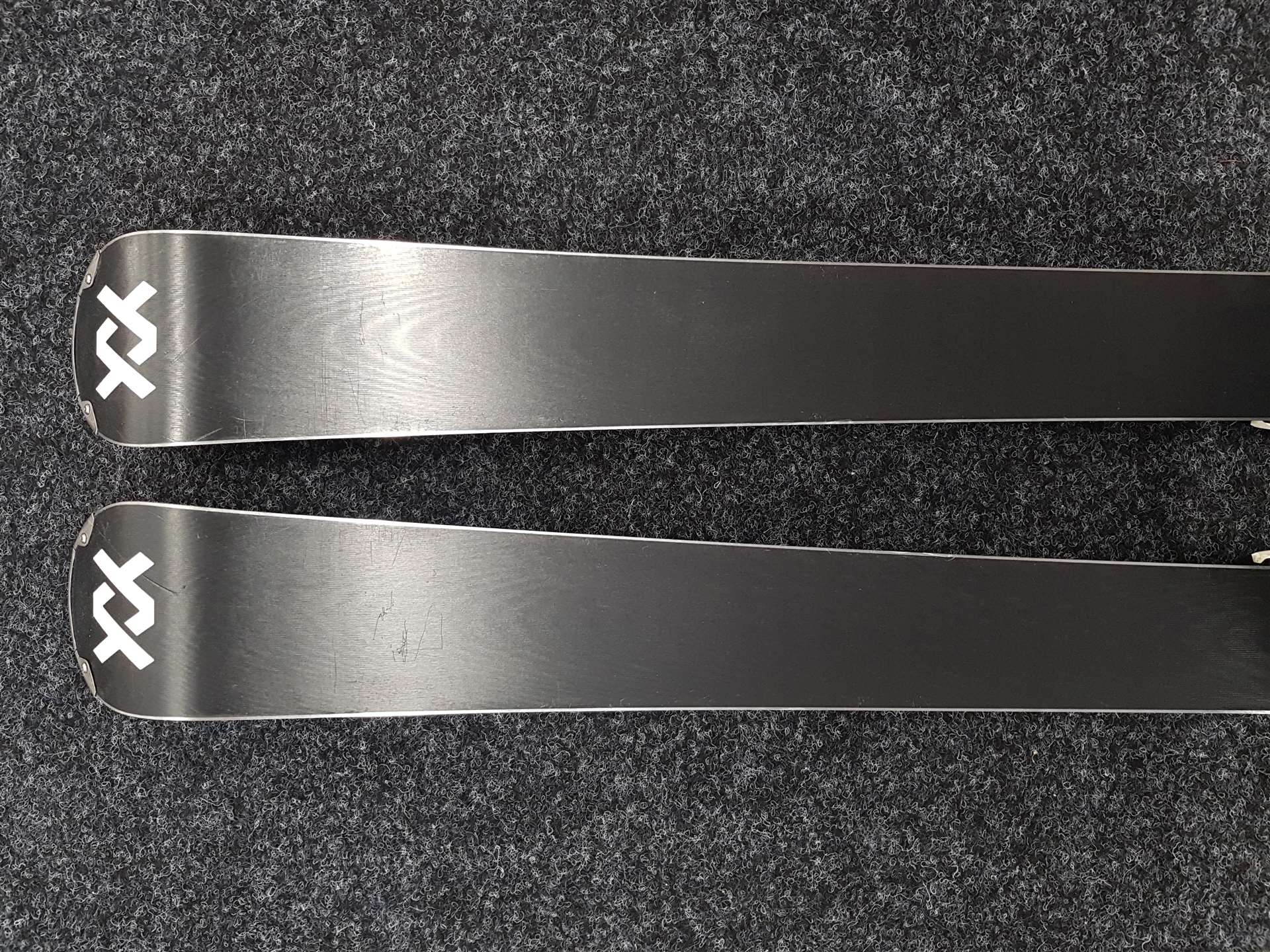 Použité lyže VOLKL Racetiger SC 11 + viazanie Marker Motion 10