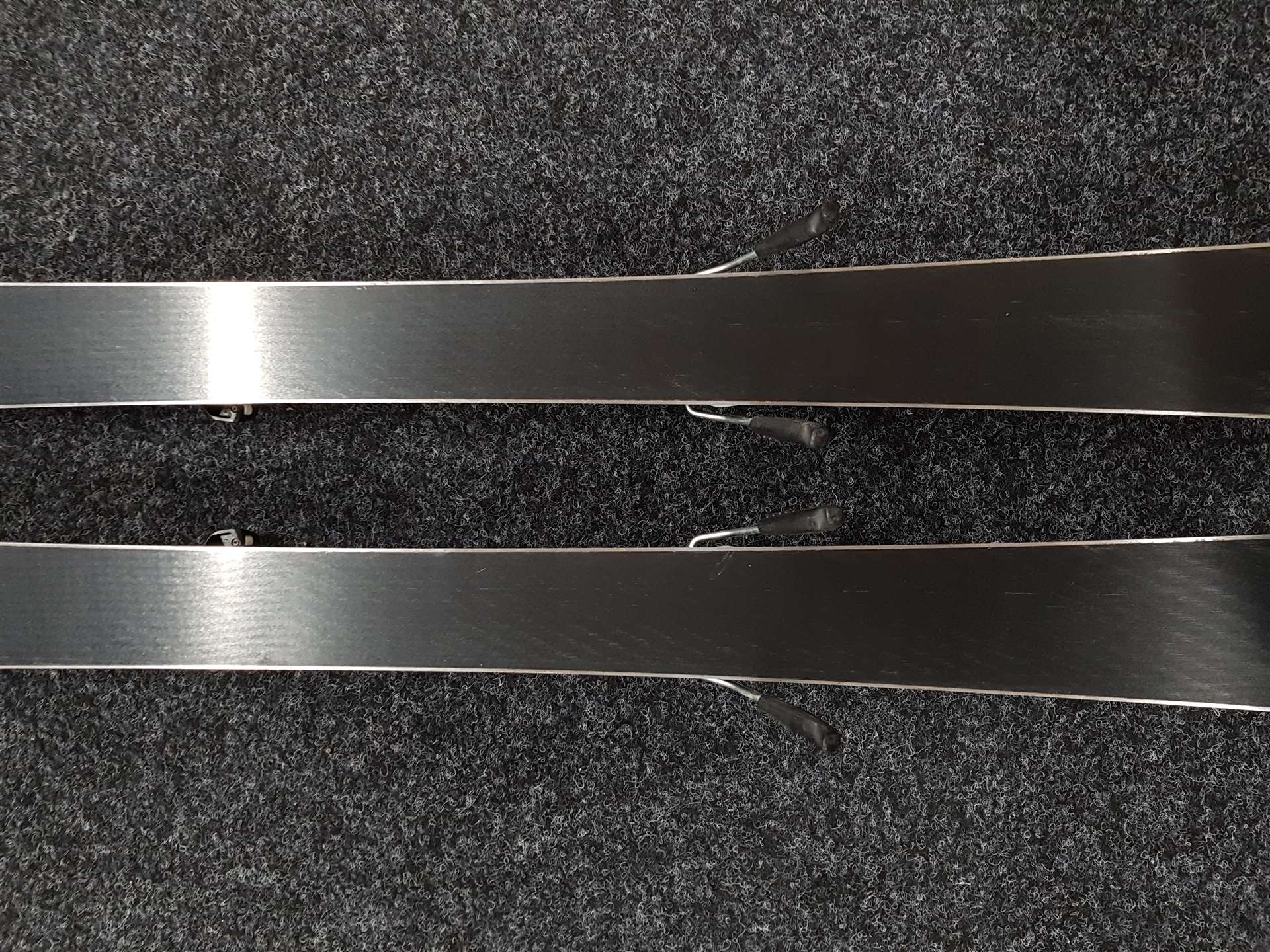 Použité lyže HEAD Super Shape  + viazanie Head SLR 7.5