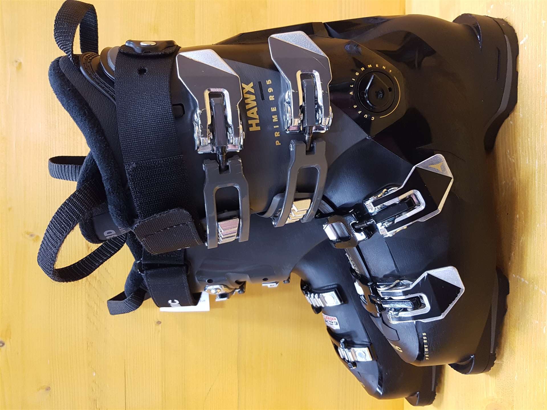 Použité lyžiarky Atomic Hawx Prime R95