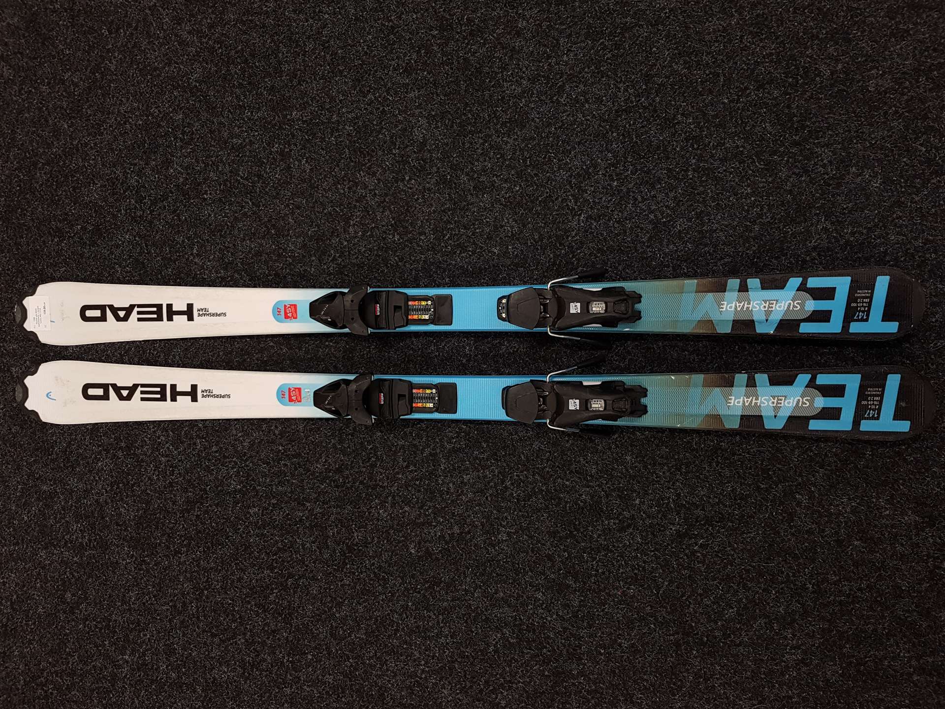 Použité lyže HEAD SUPERSHAPE + viazanie Tyrolia JRS 7.5 CA
