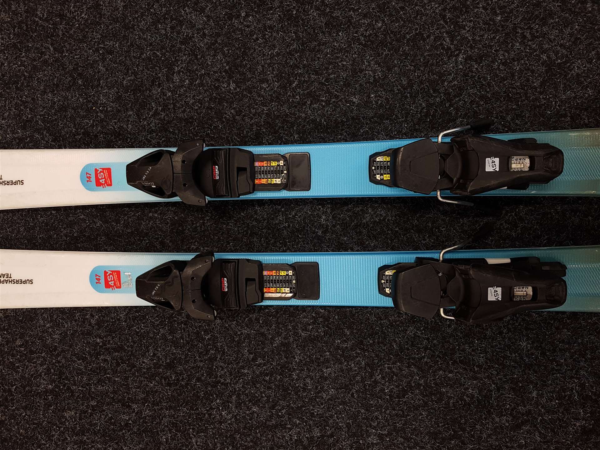 Použité lyže HEAD SUPERSHAPE + viazanie Tyrolia JRS 7.5 CA