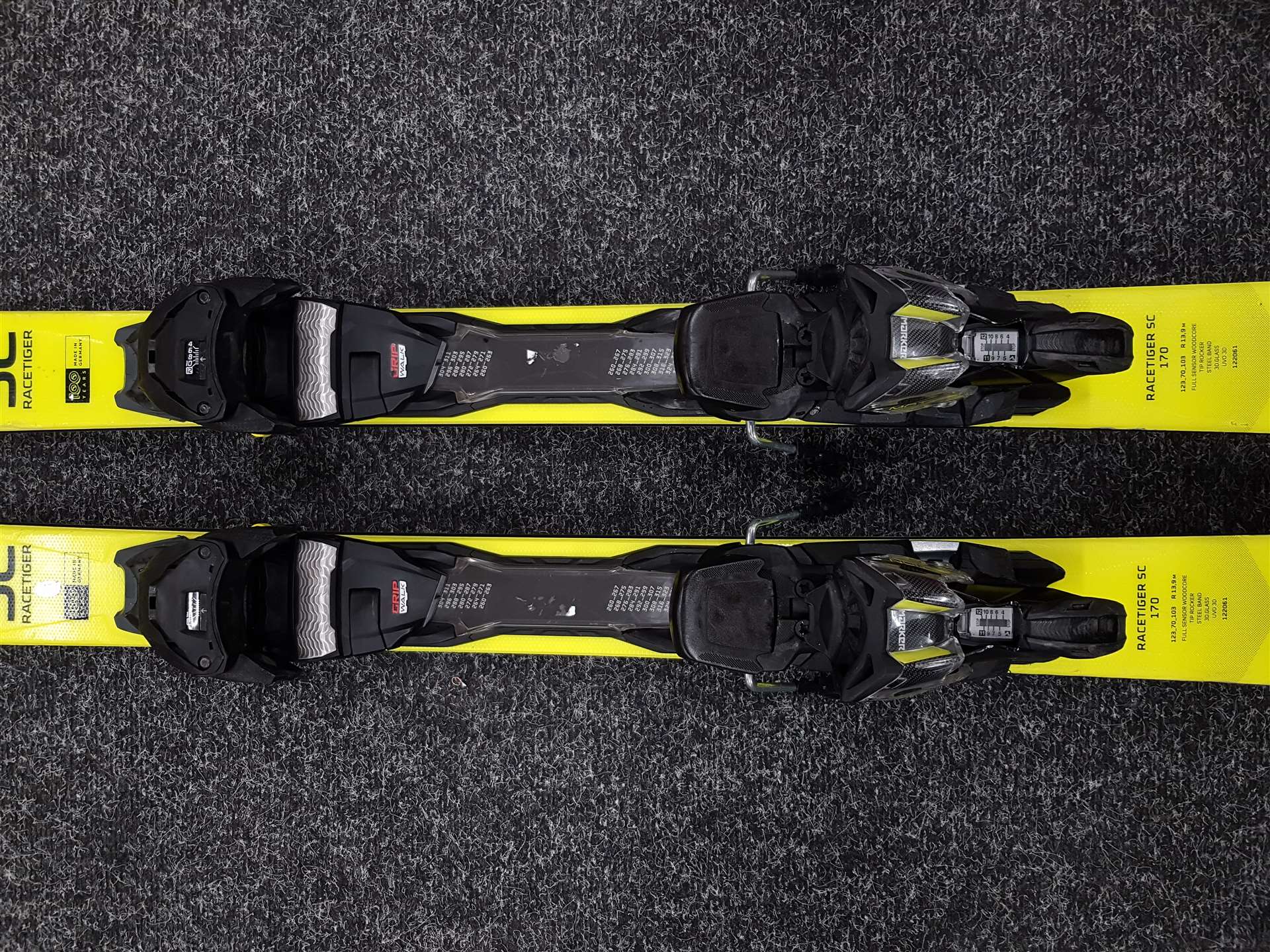 Použité lyže Volkl Racetiger SC