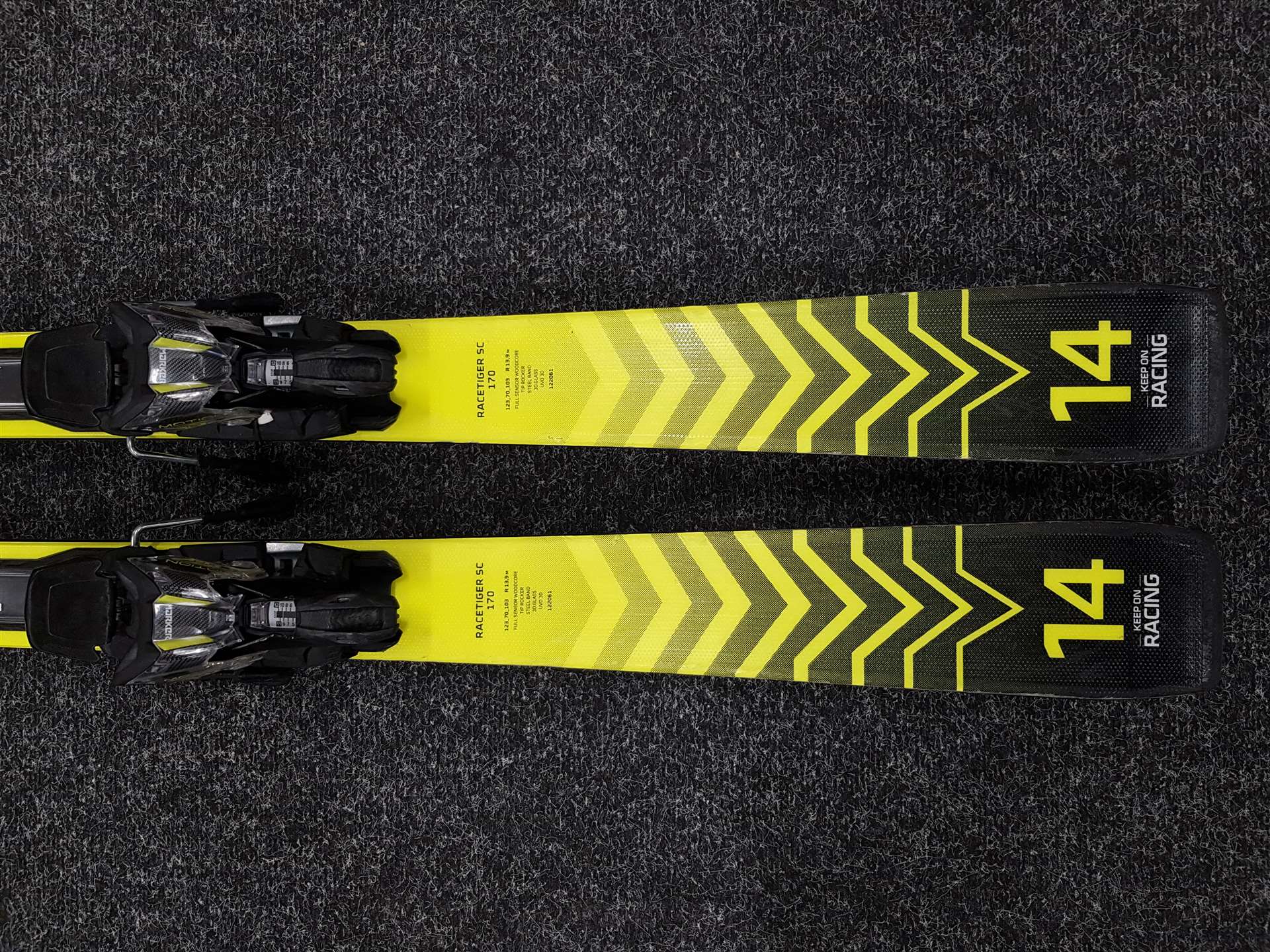 Použité lyže Volkl Racetiger SC