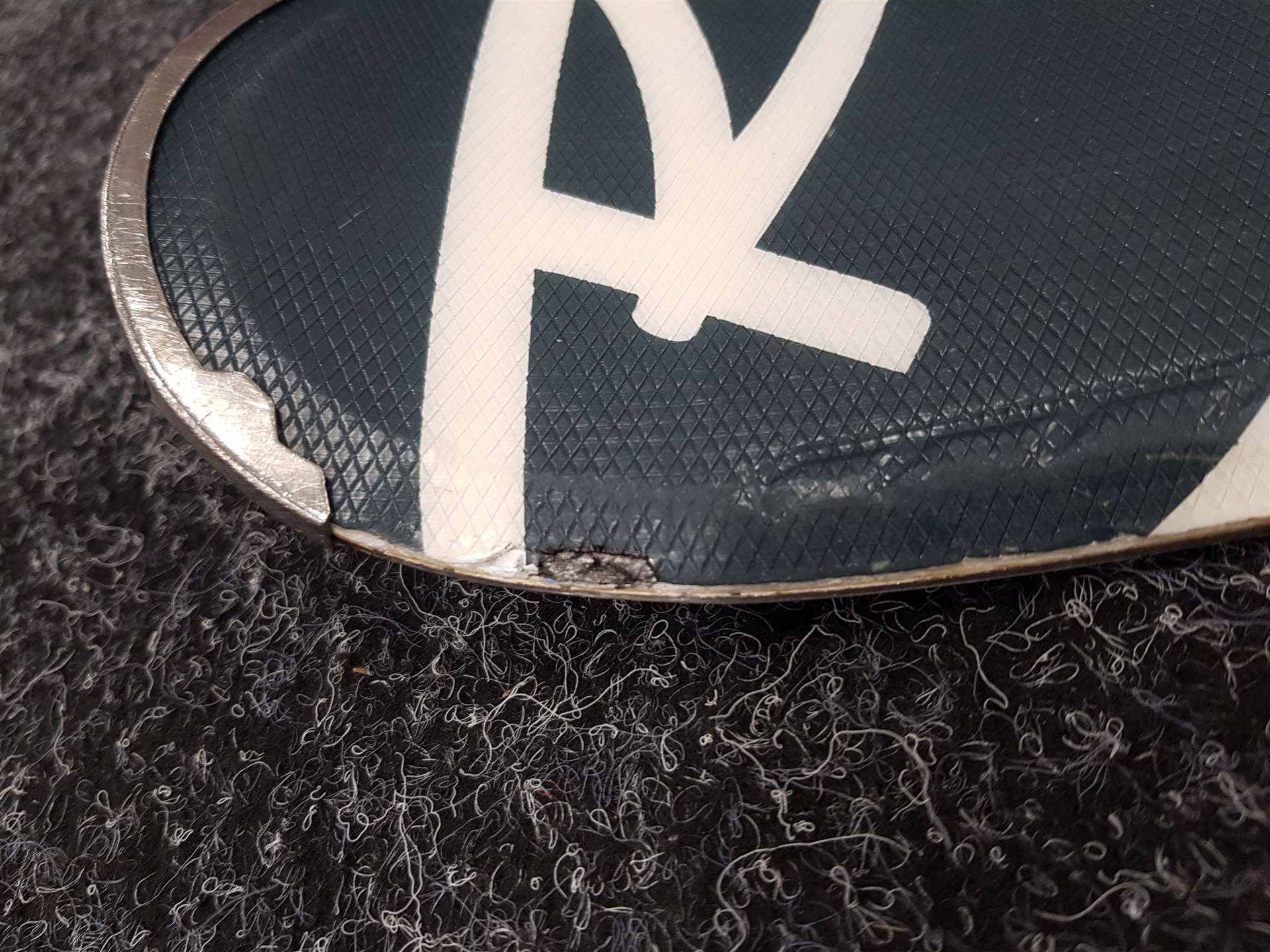 Použité lyže ROSSIGNOL React 2 Carbon + viazanie Look Xpress 10