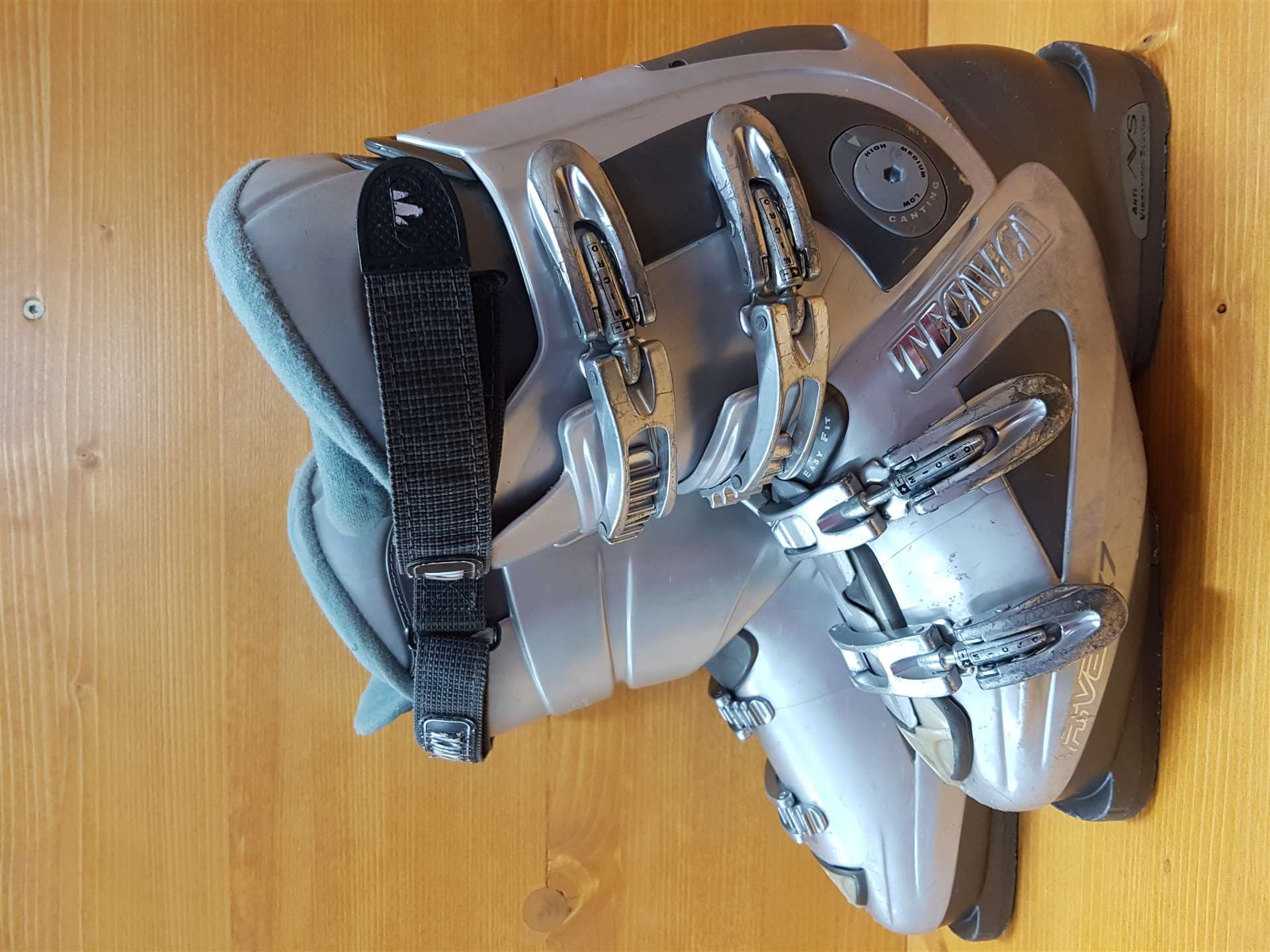 Použité lyžiarky TECNICA Rival X7