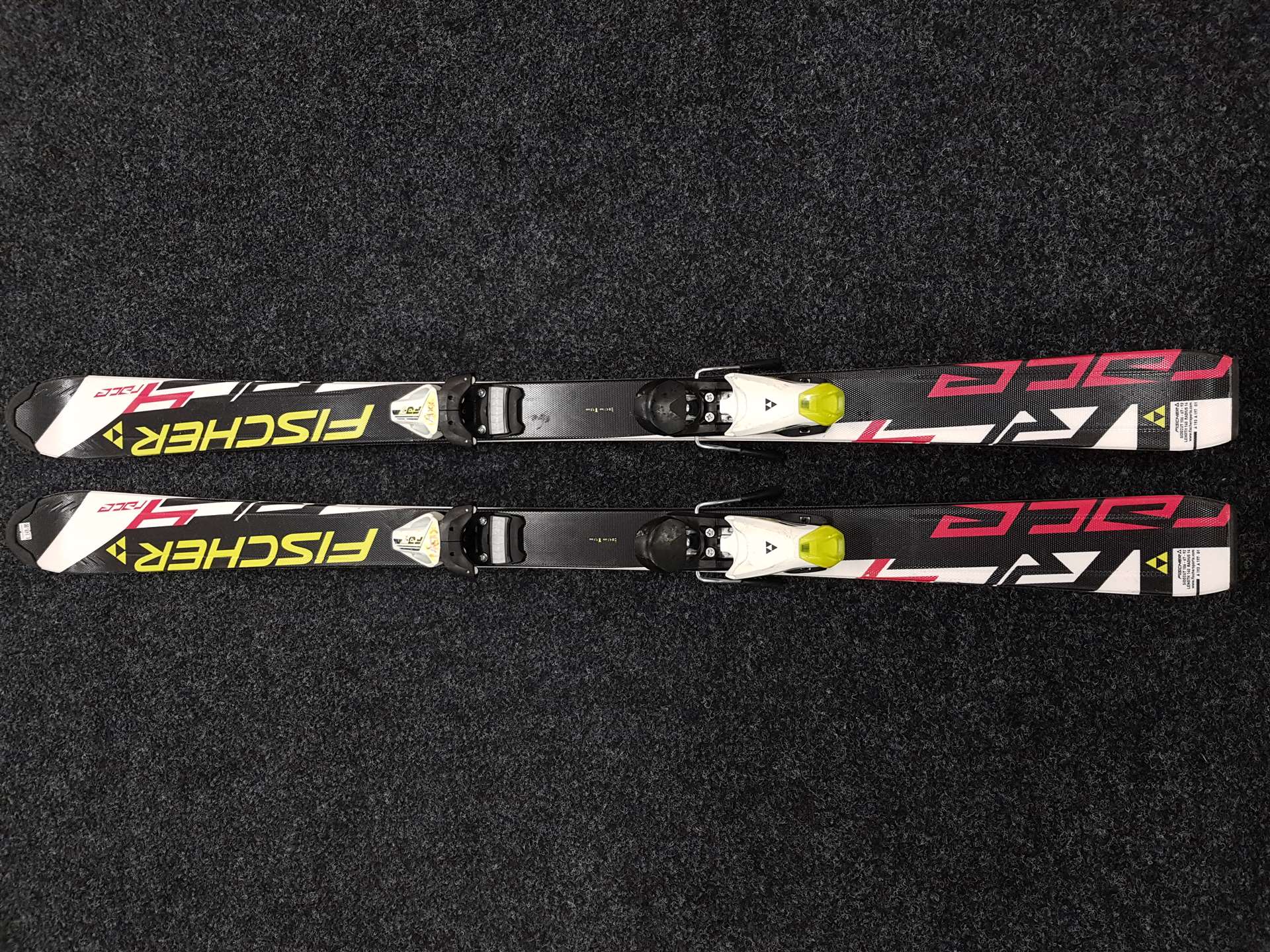 Použité lyže FISCHER Race 4  + viazanie Fischer FJ - 7