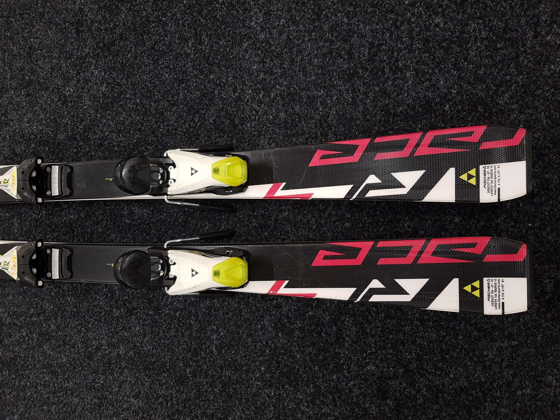 Použité lyže FISCHER Race 4  + viazanie Fischer FJ - 7