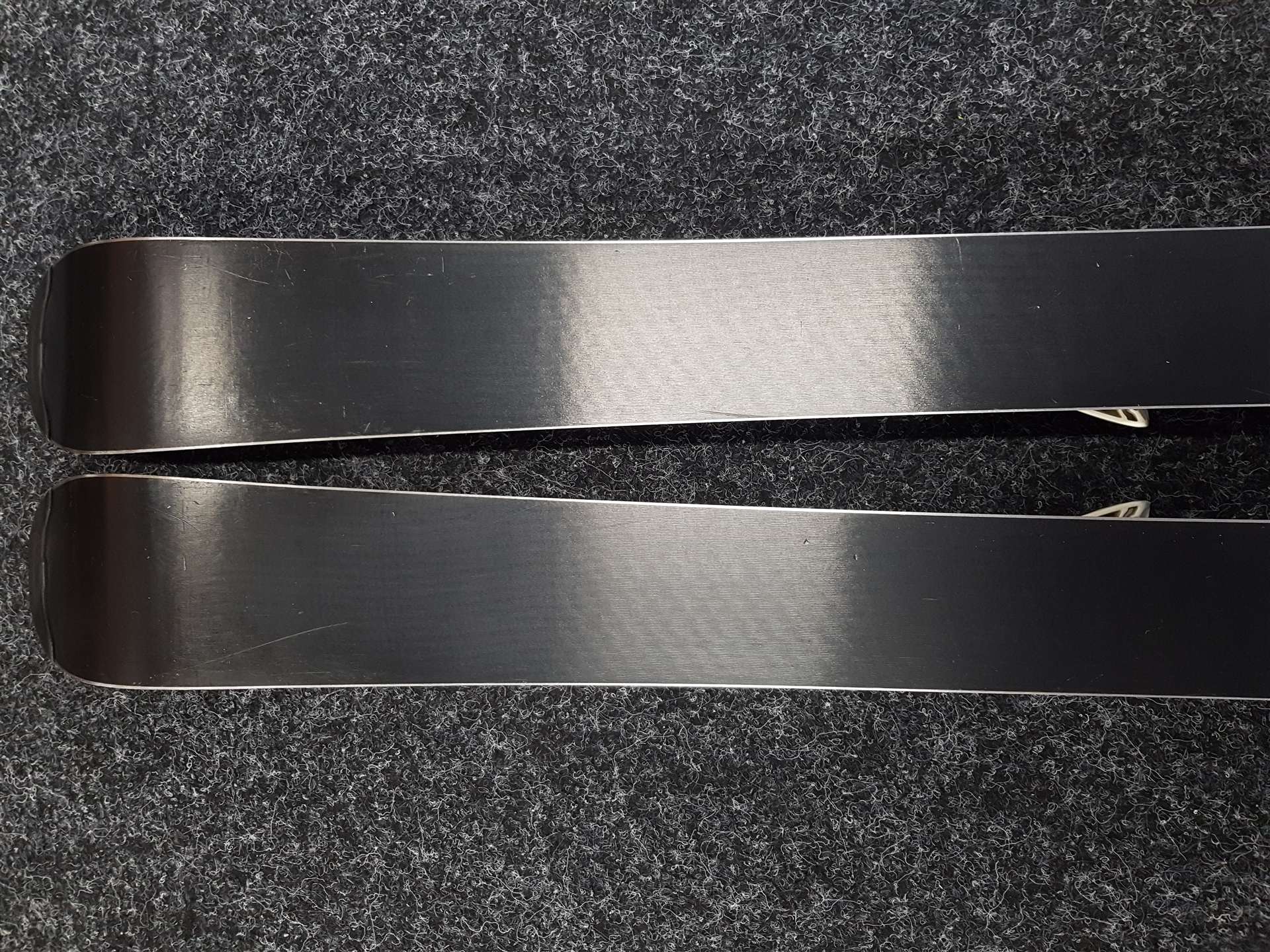 Použité detské lyže SALOMON The Lux Jr + viazanie  Ezytrak 4.5