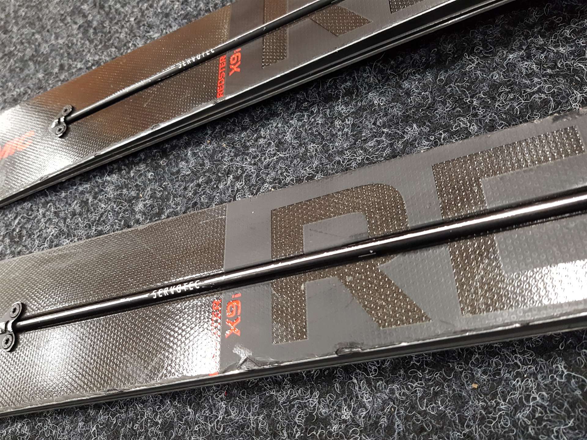 Použité lyže ATOMIC Redster X9 Ti + viazanie Atomic X 12 GW