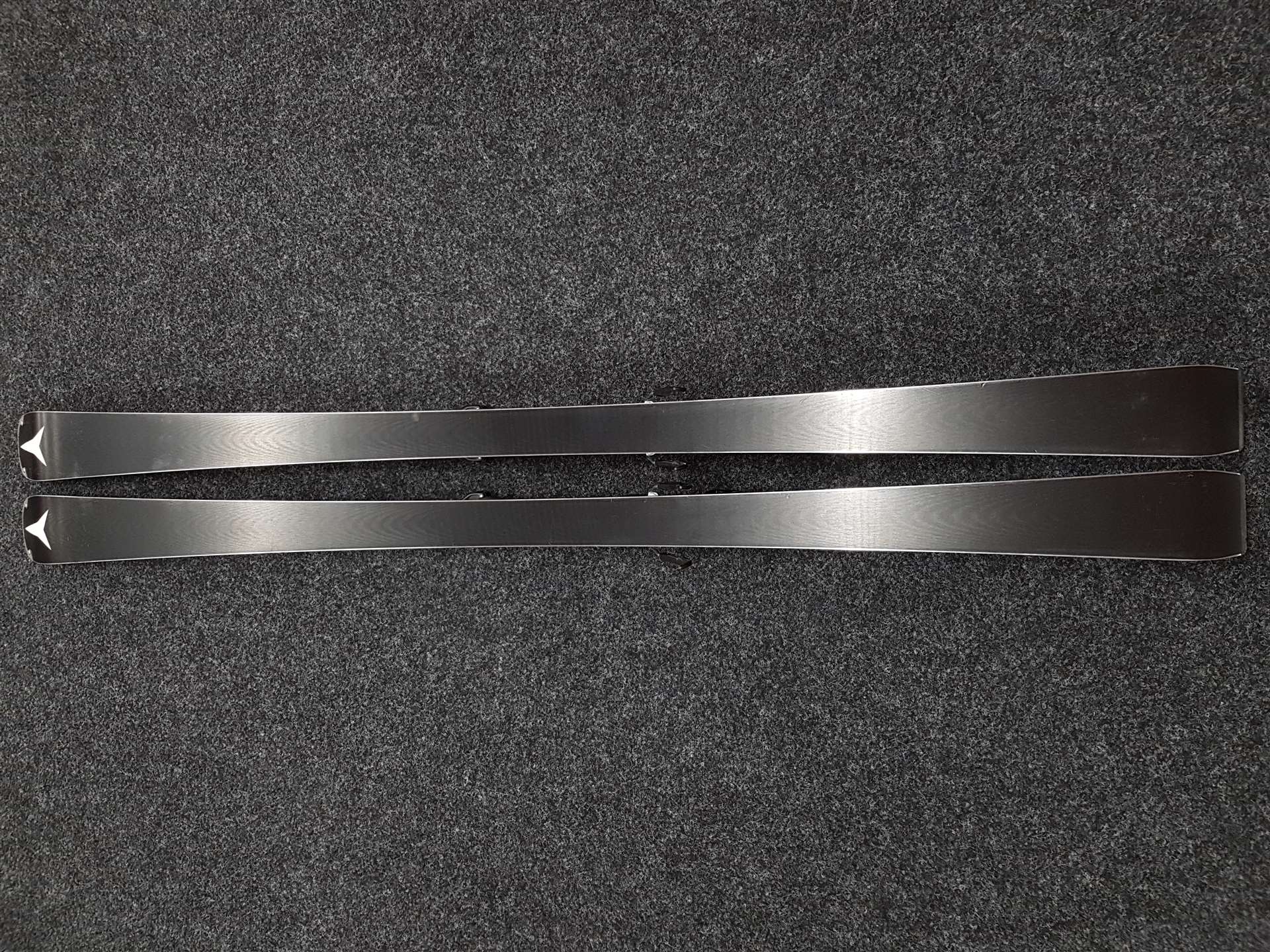 Použité lyže ATOMIC Redster X9 Ti + viazanie Atomic X 12 GW