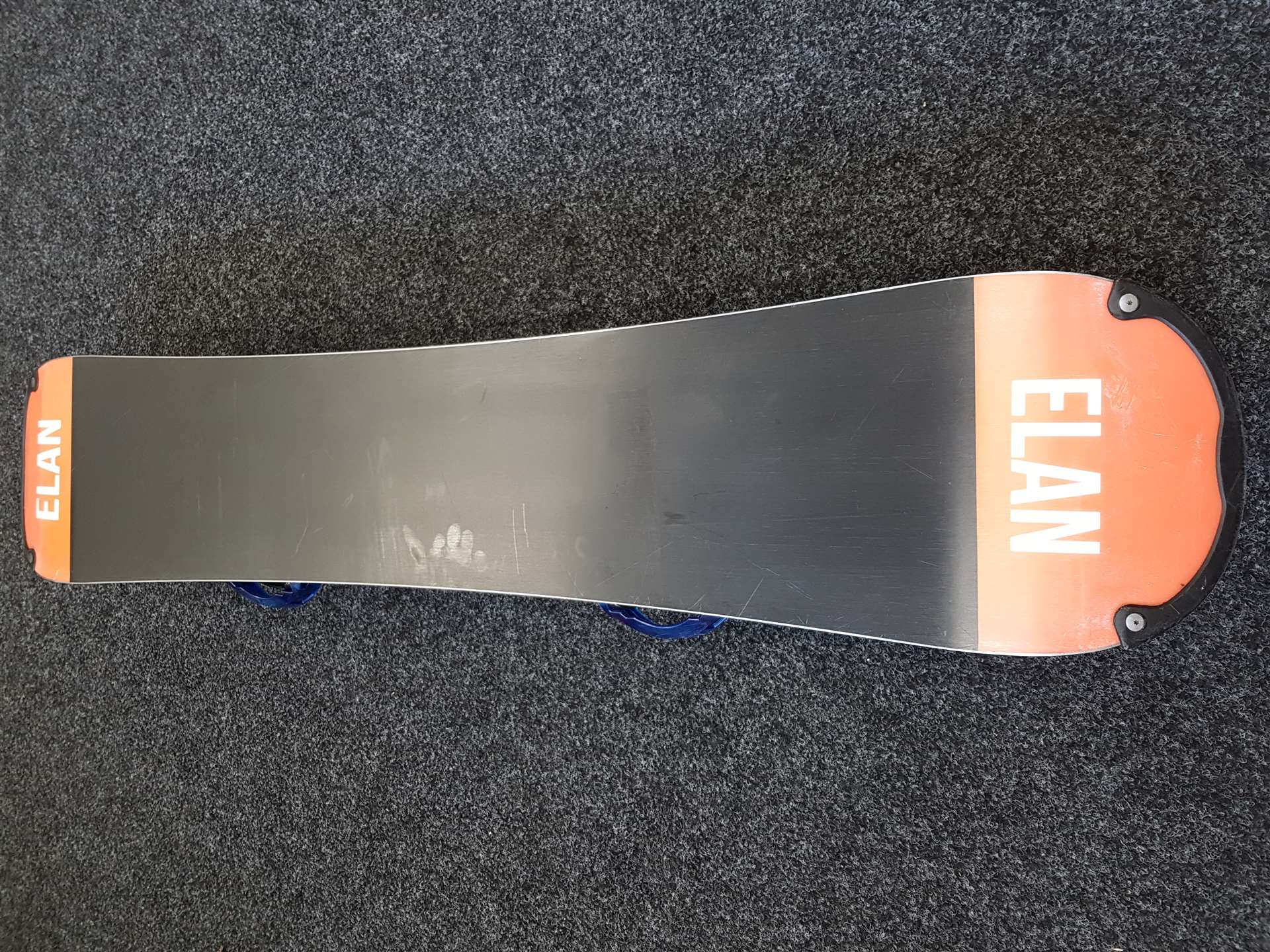Použitý snowboard ELAN Explore + viazanie Burton veľkosť S/M