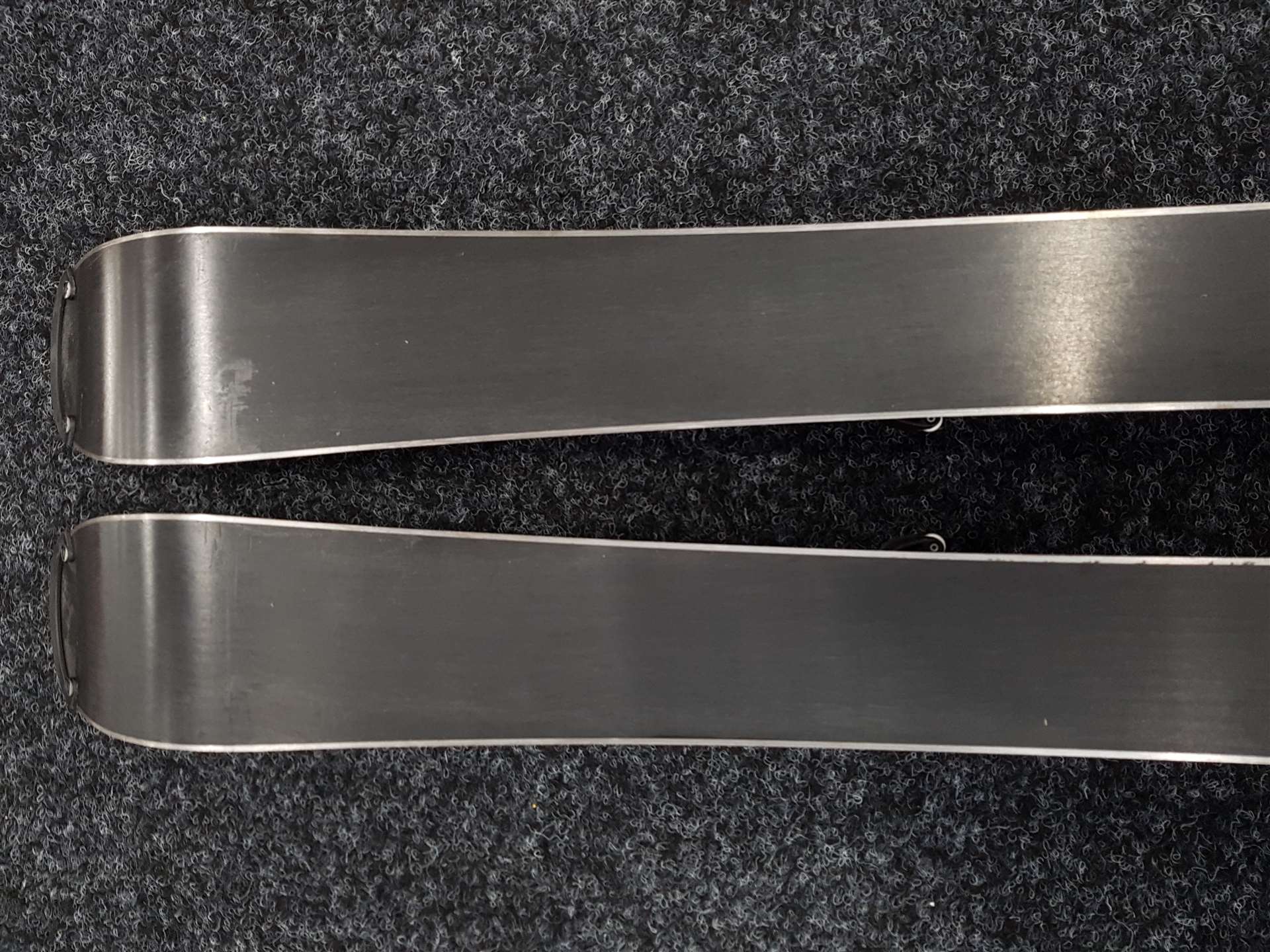 Použité lyže SPORTEN Danger Zone  + viazanie Tyrolia LRX 4.5